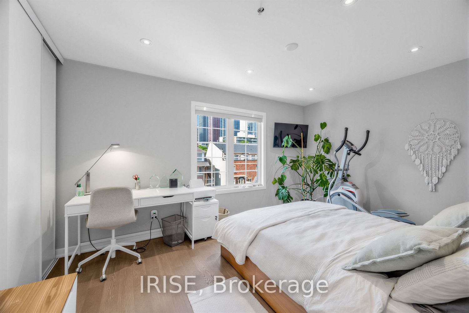 539 Jarvis Street Ph8 Property Photo 21