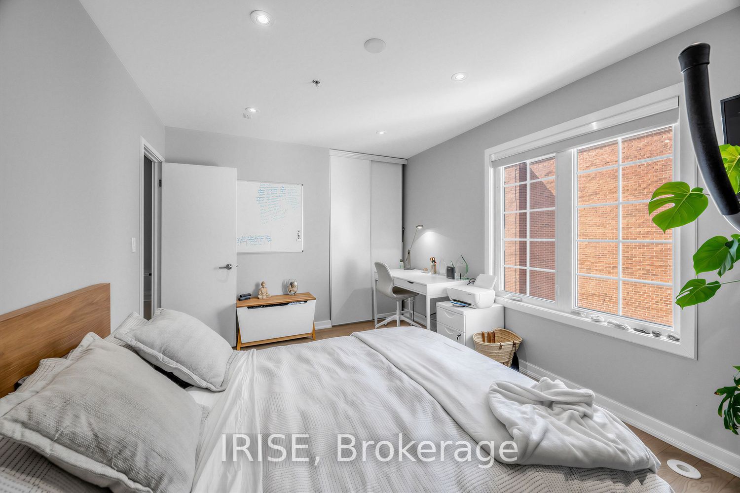 539 Jarvis Street Ph8 Property Photo 22