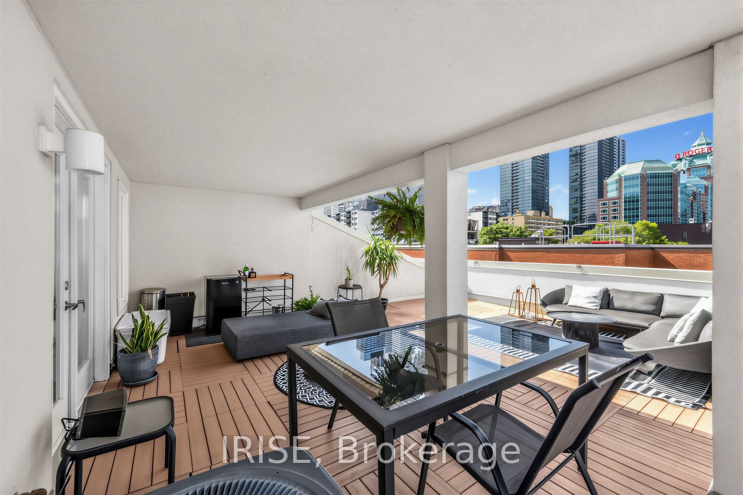 539 Jarvis Street Ph8 Property Photo 25