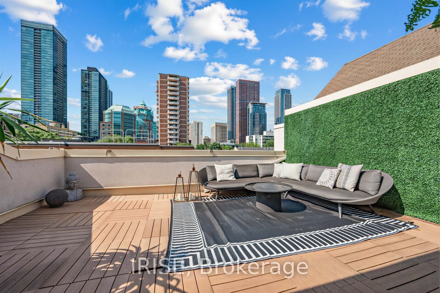 539 Jarvis Street Ph8 Property Photo 26