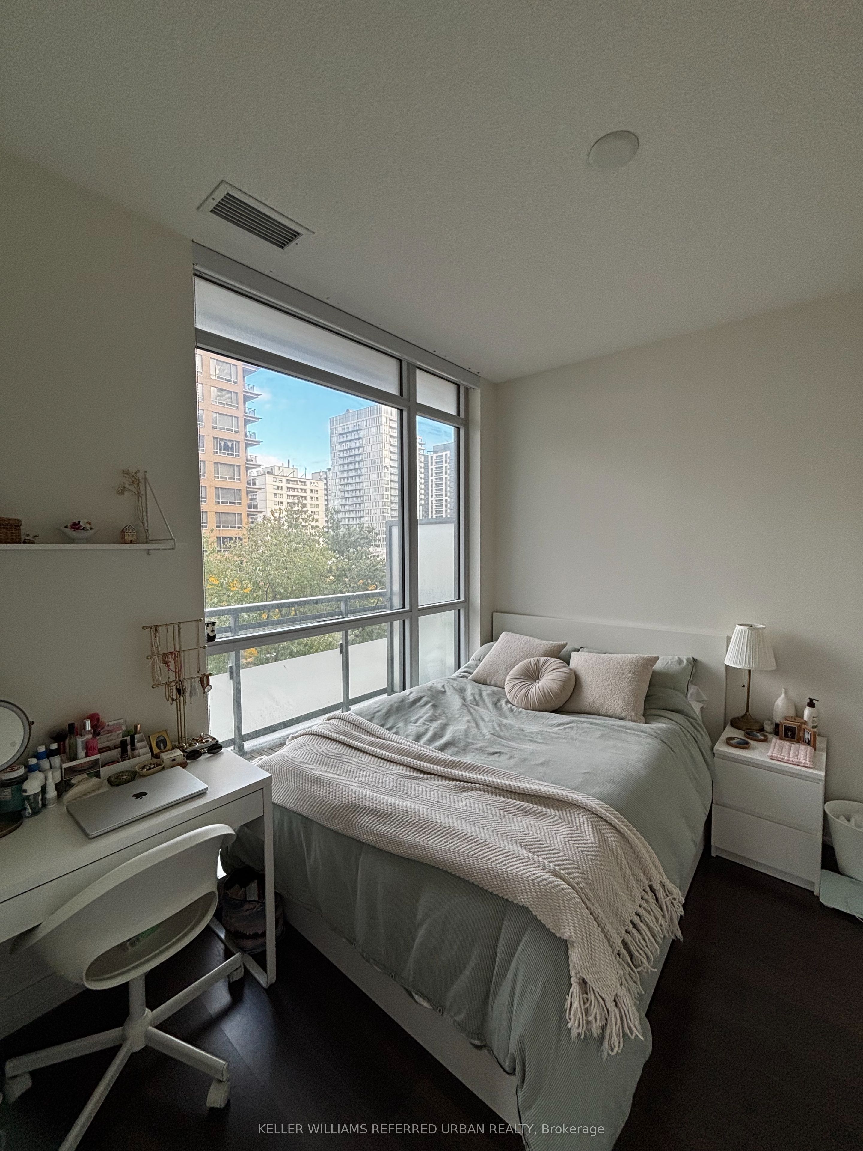 98 Lillian Street 415 Property Photo 3