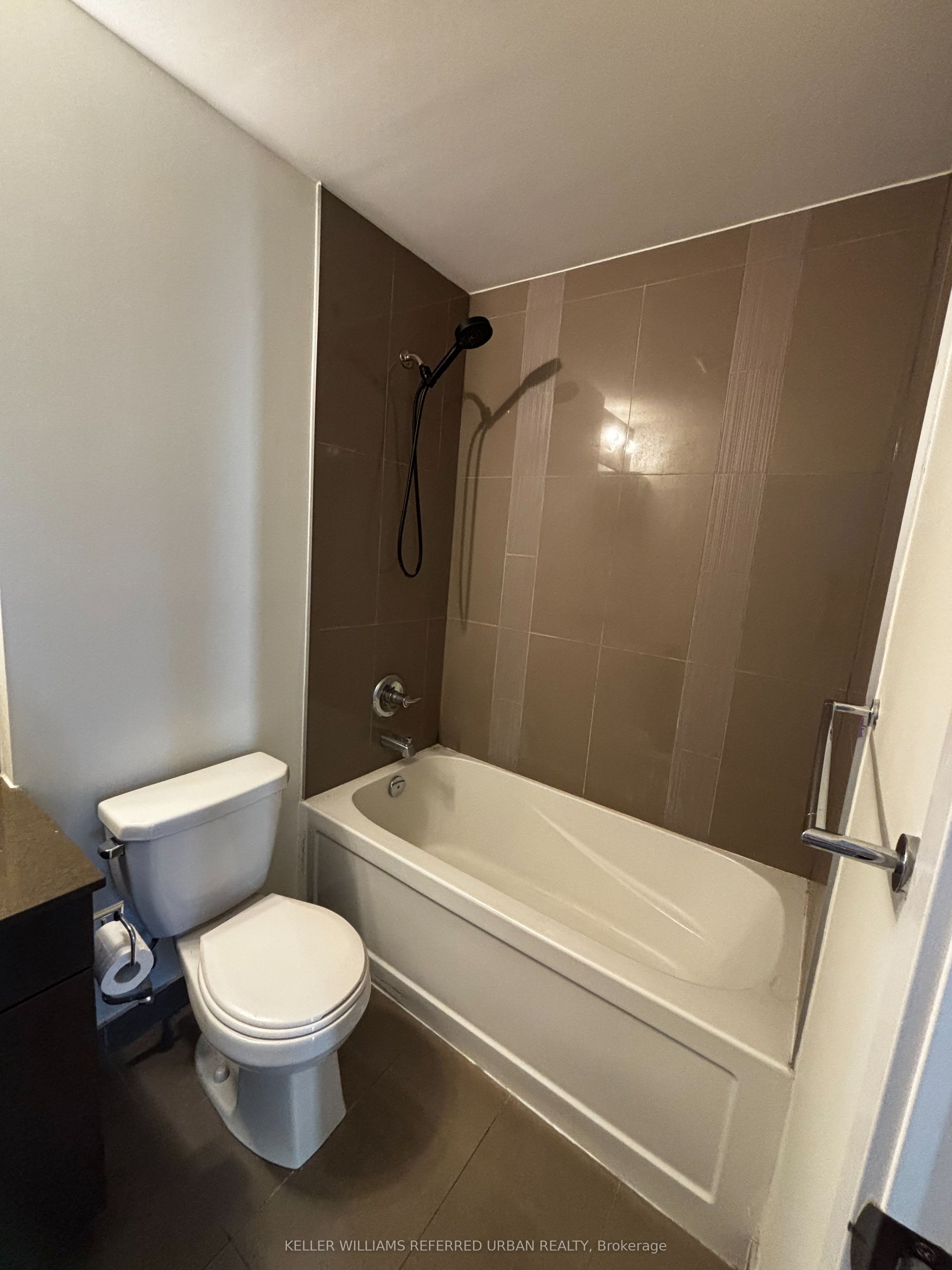 98 Lillian Street 415 Property Photo 5