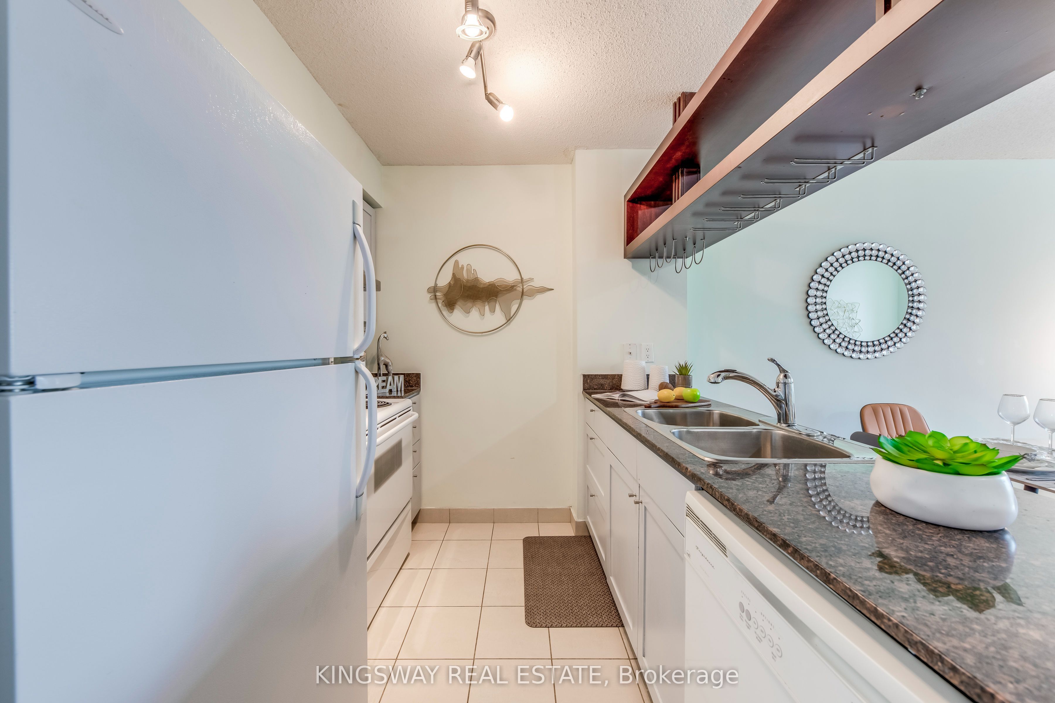 81 Navy Wharf Court 3511 Property Photo 8