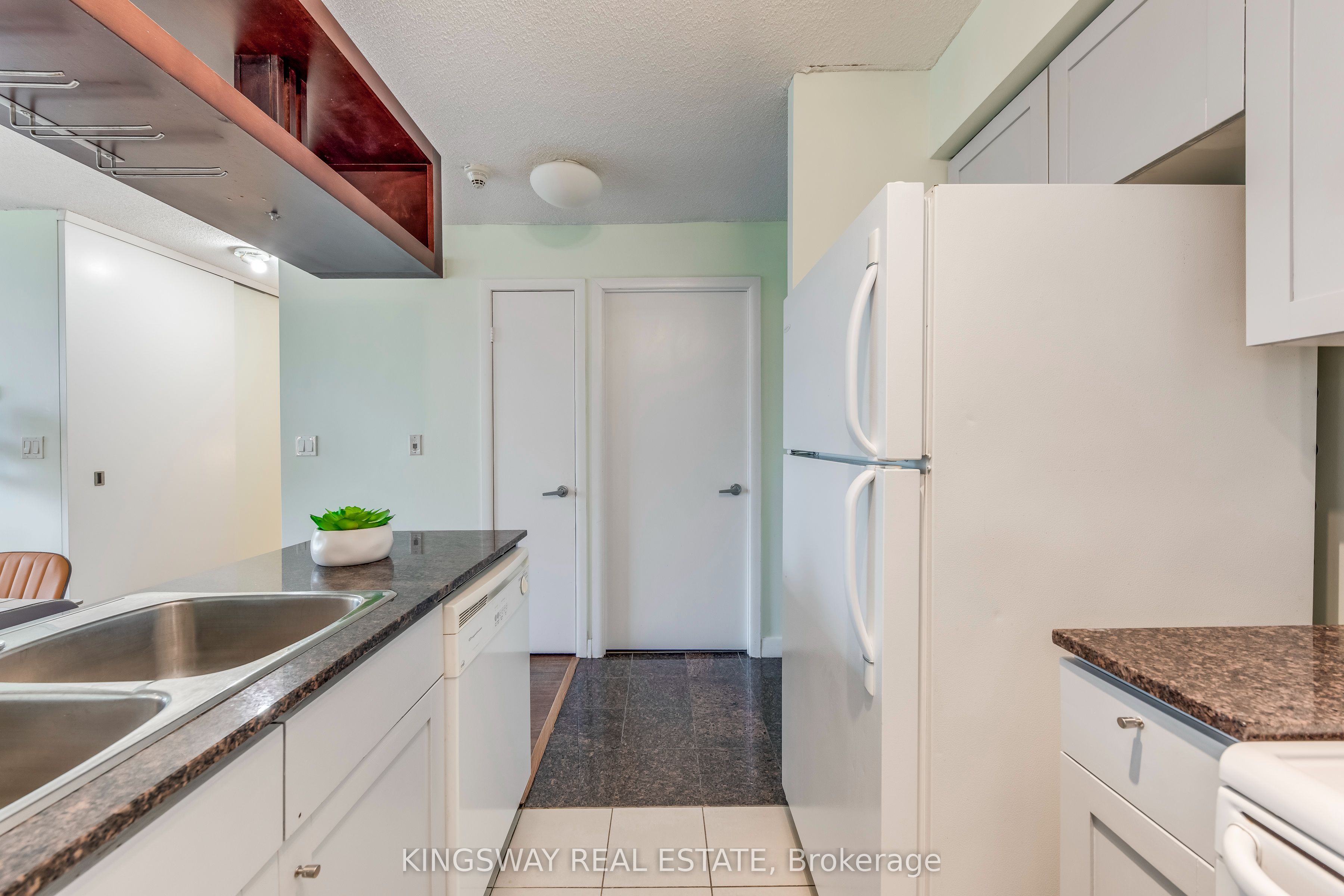 81 Navy Wharf Court 3511 Property Photo 11