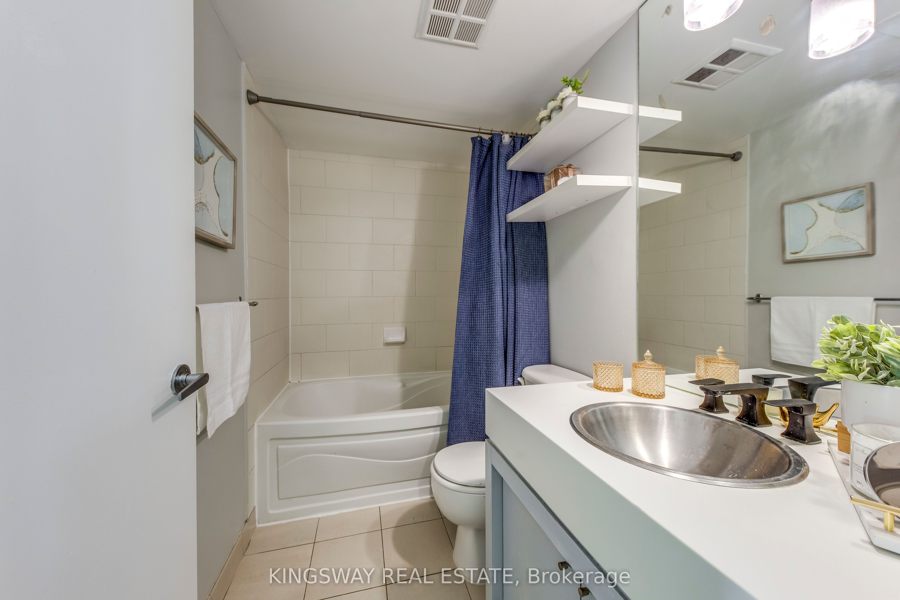 81 Navy Wharf Court 3511 Property Photo 25