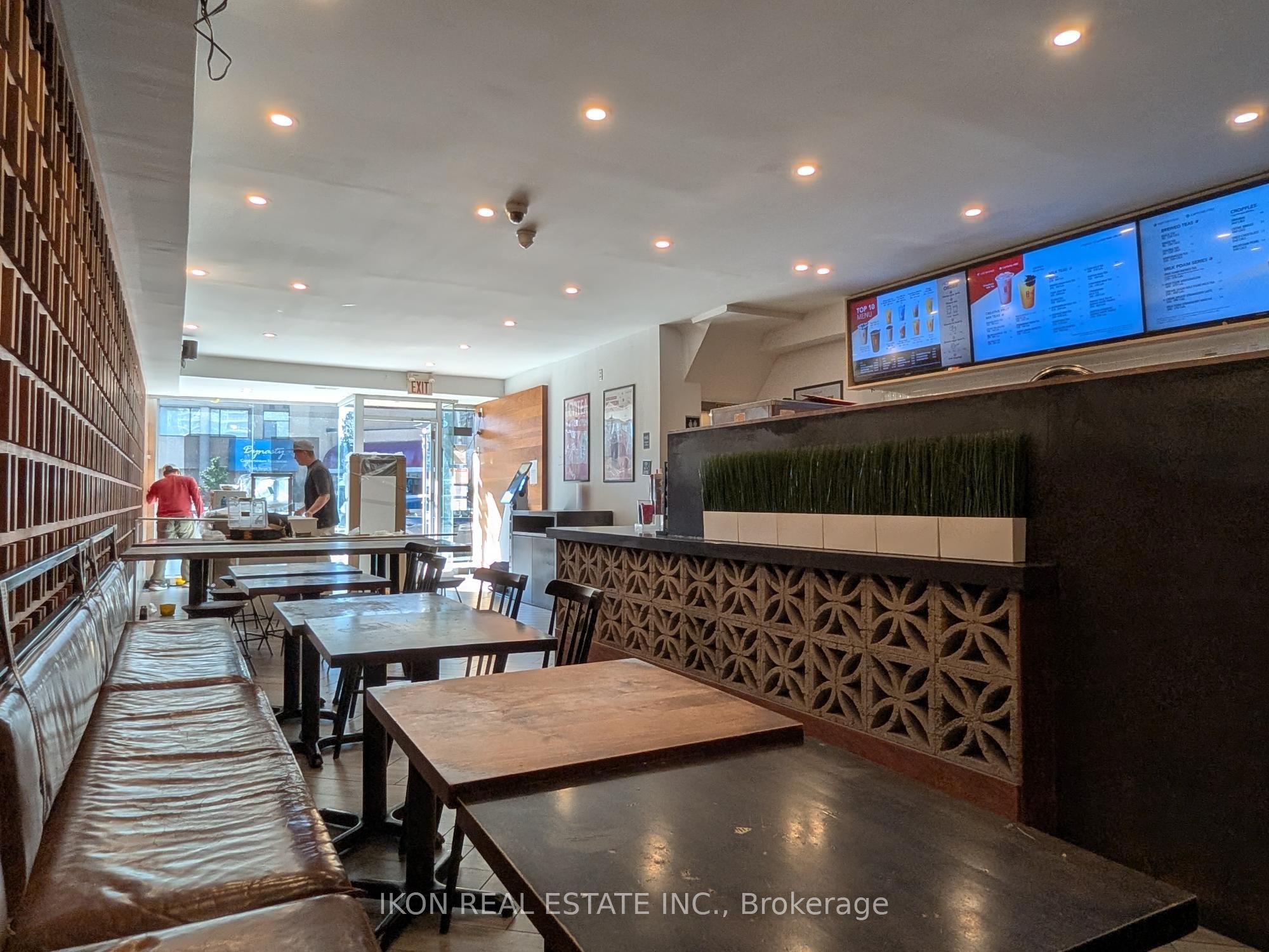 5449 Yonge Street Property Photo 7