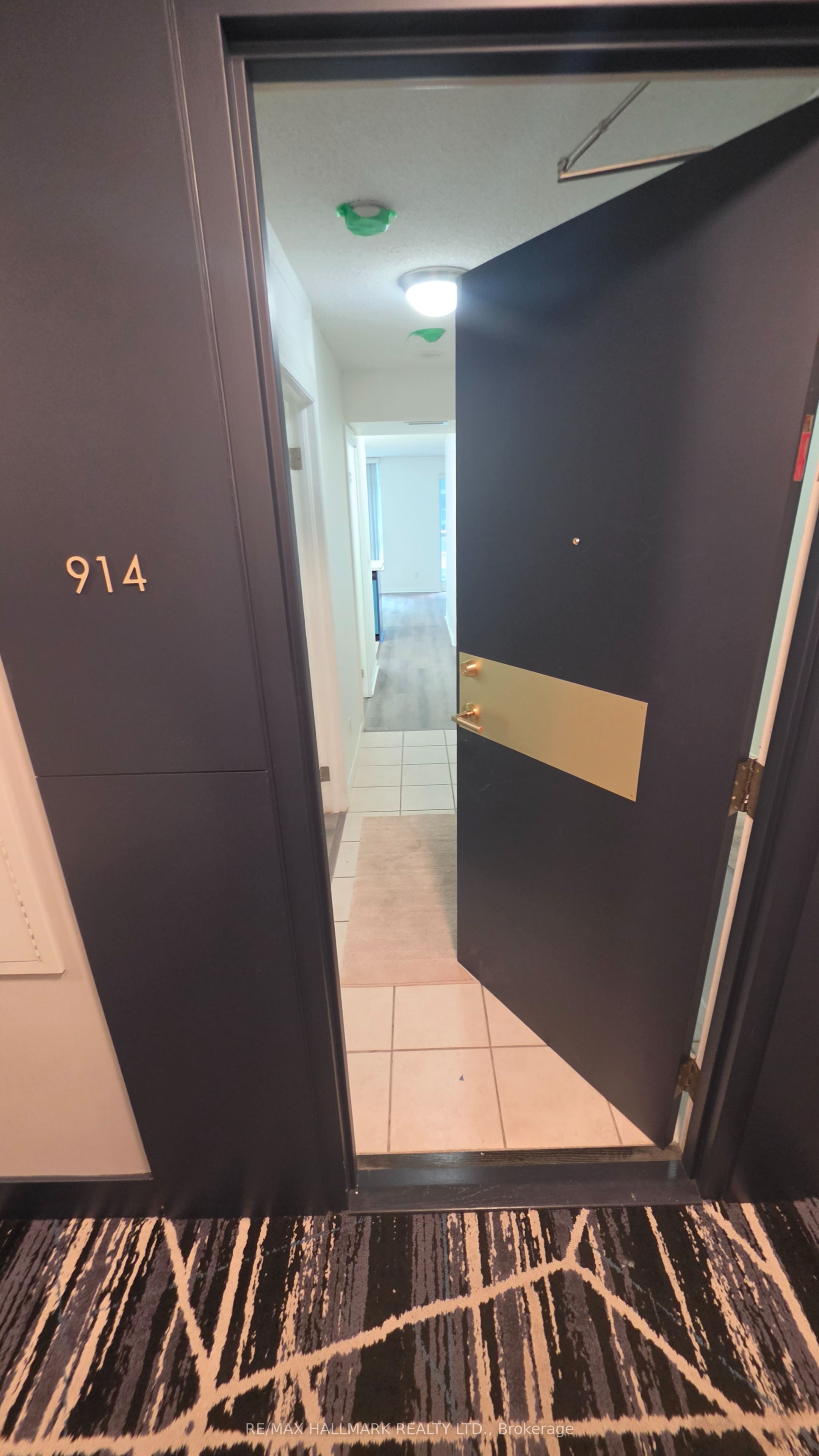 18 Yonge Street 914 Property Photo 3