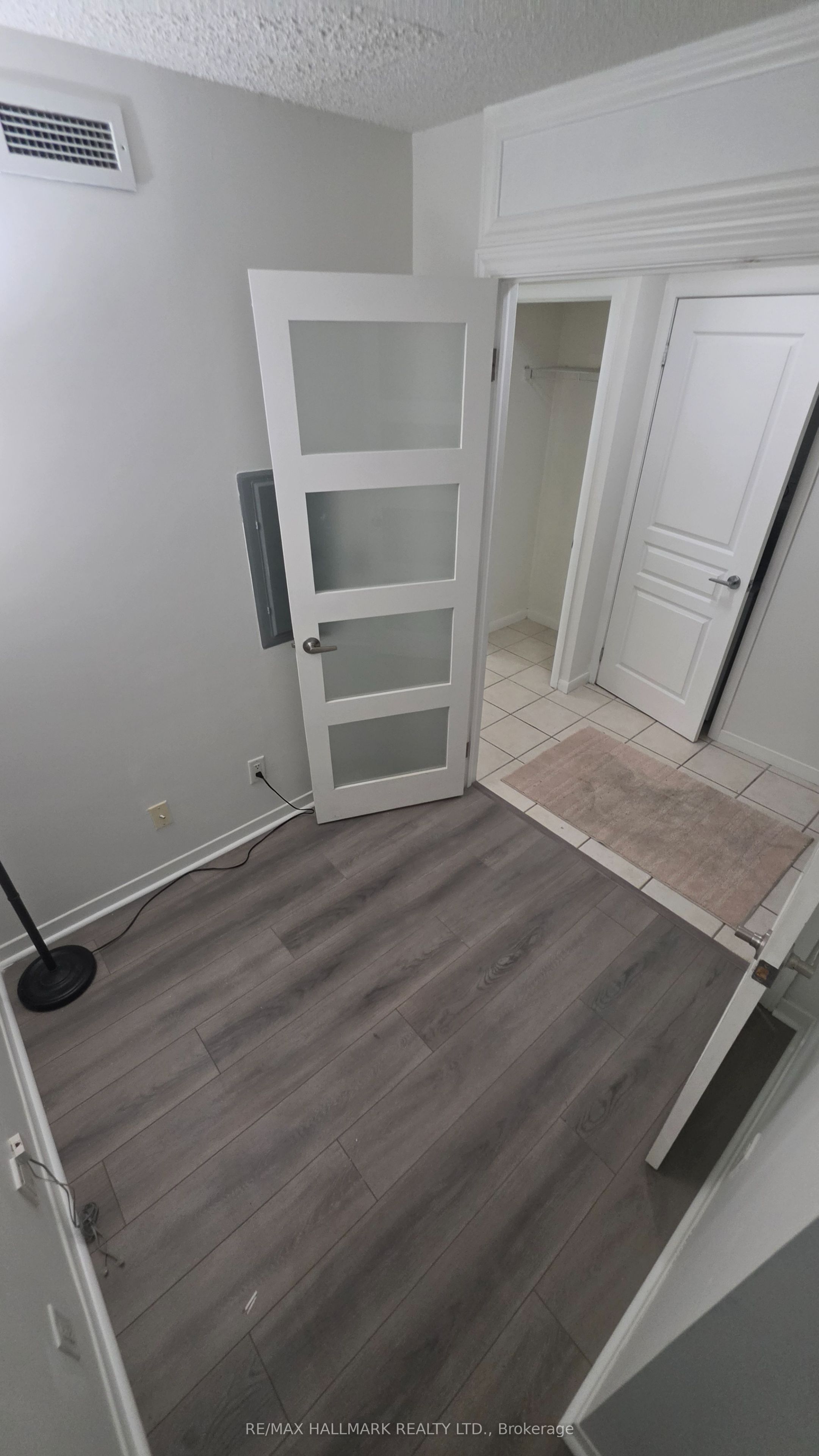 18 Yonge Street 914 Property Photo 8