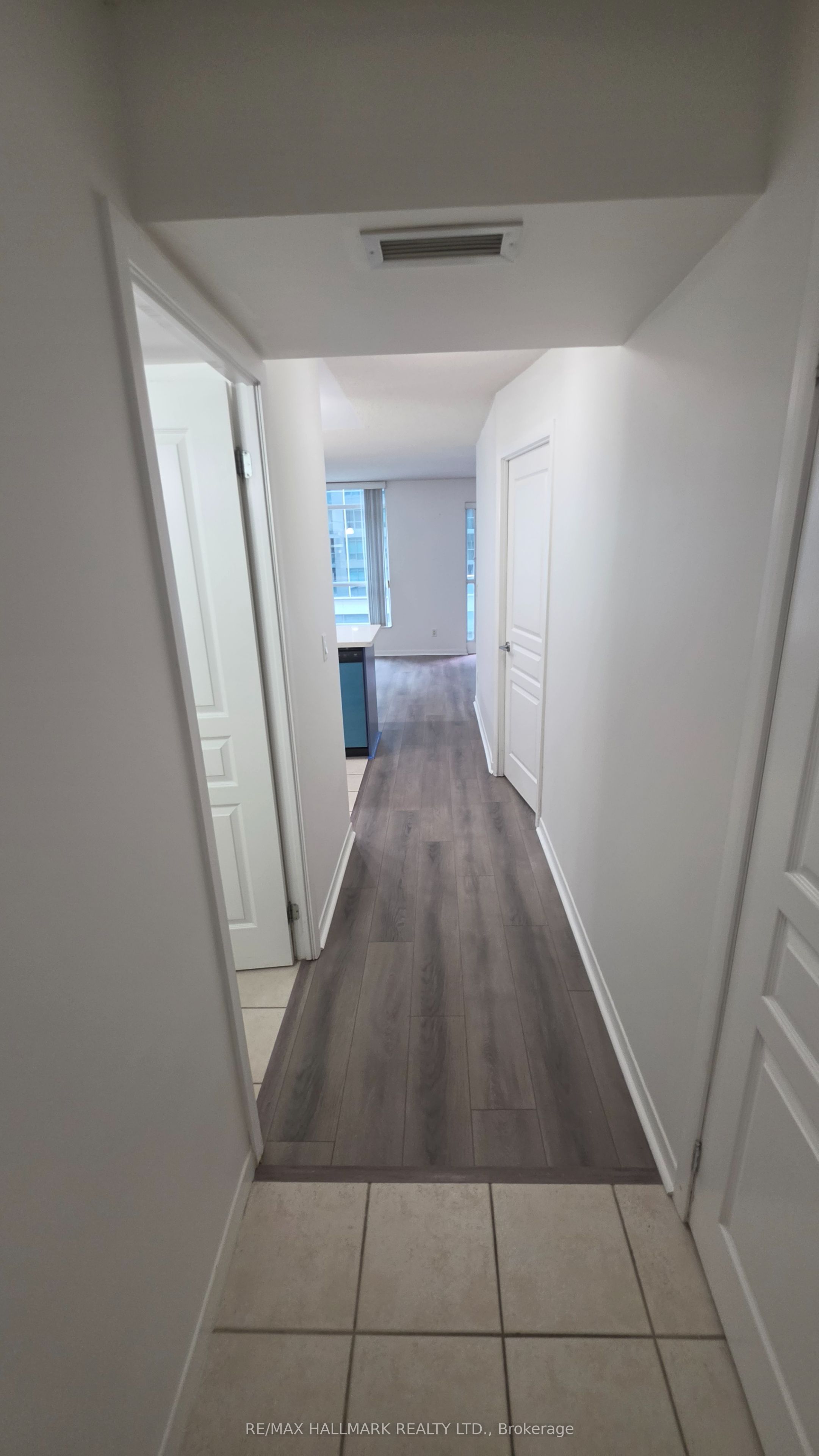 18 Yonge Street 914 Property Photo 12