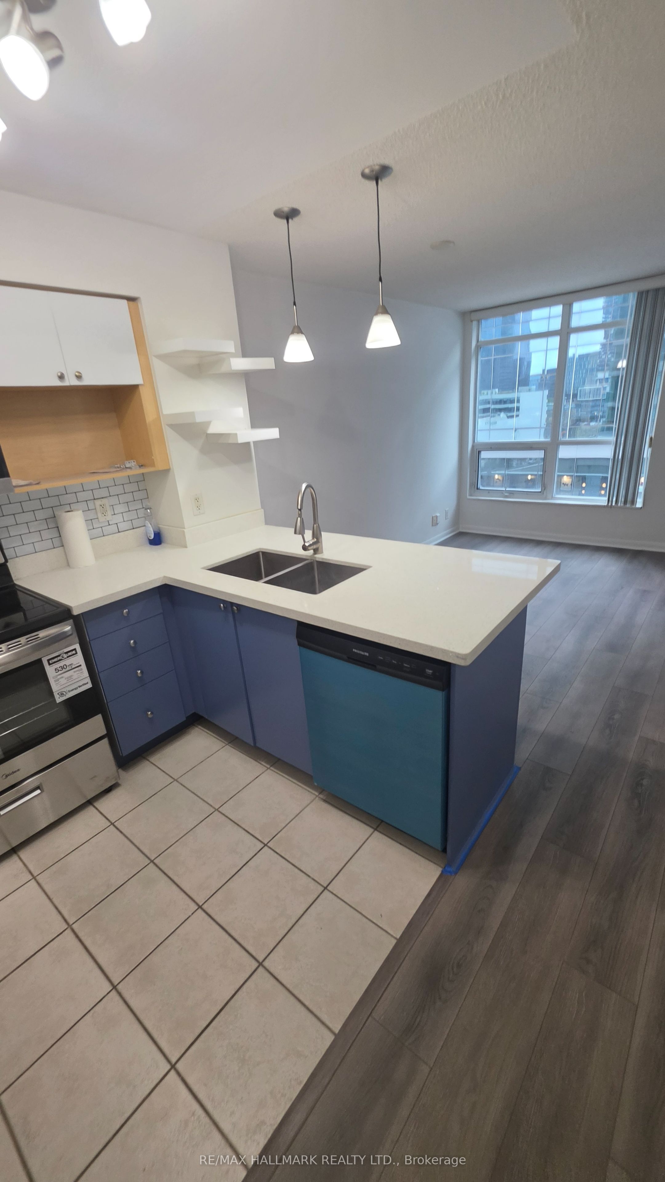 18 Yonge Street 914 Property Photo 16