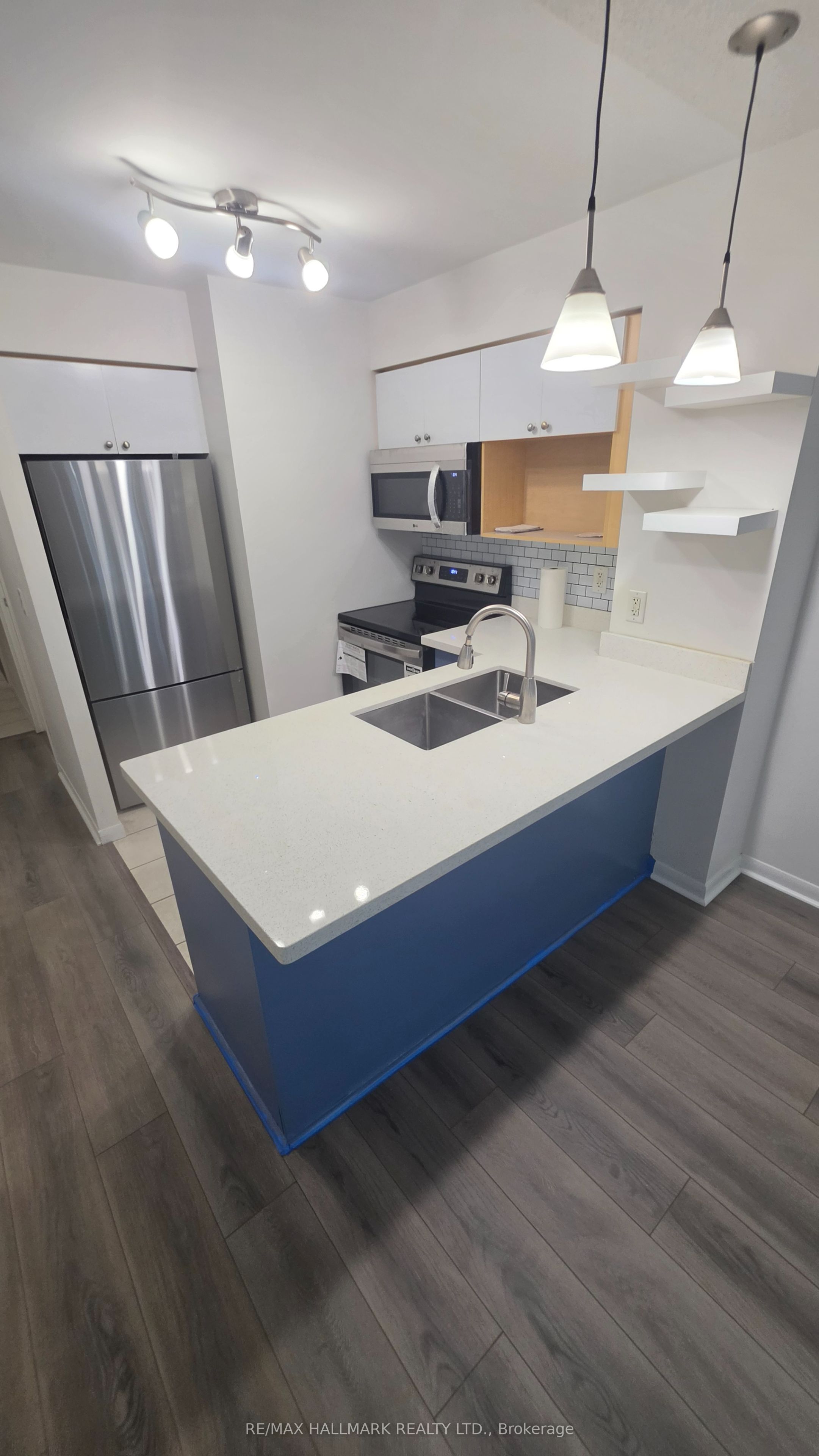 18 Yonge Street 914 Property Photo 19