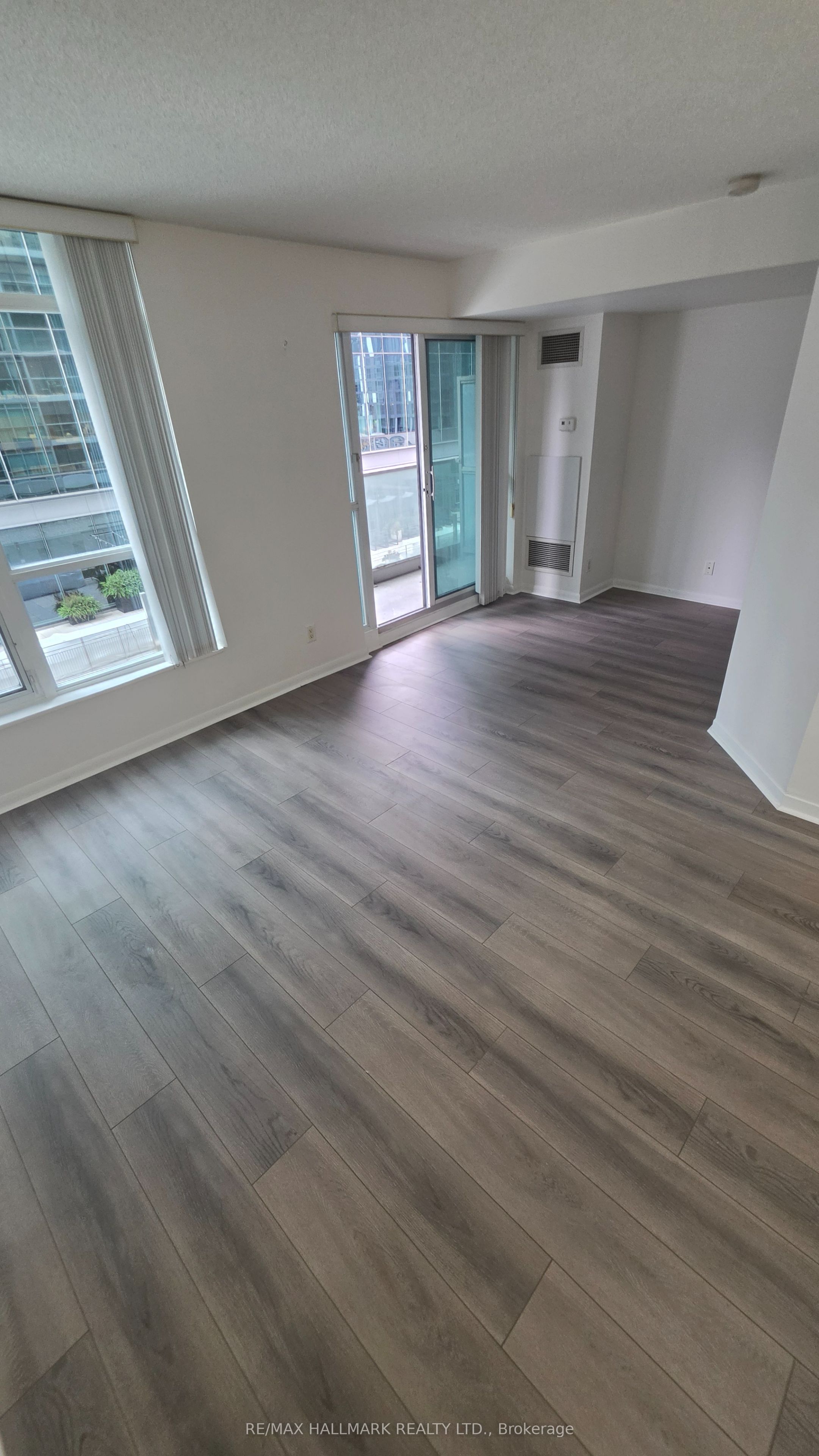 18 Yonge Street 914 Property Photo 22