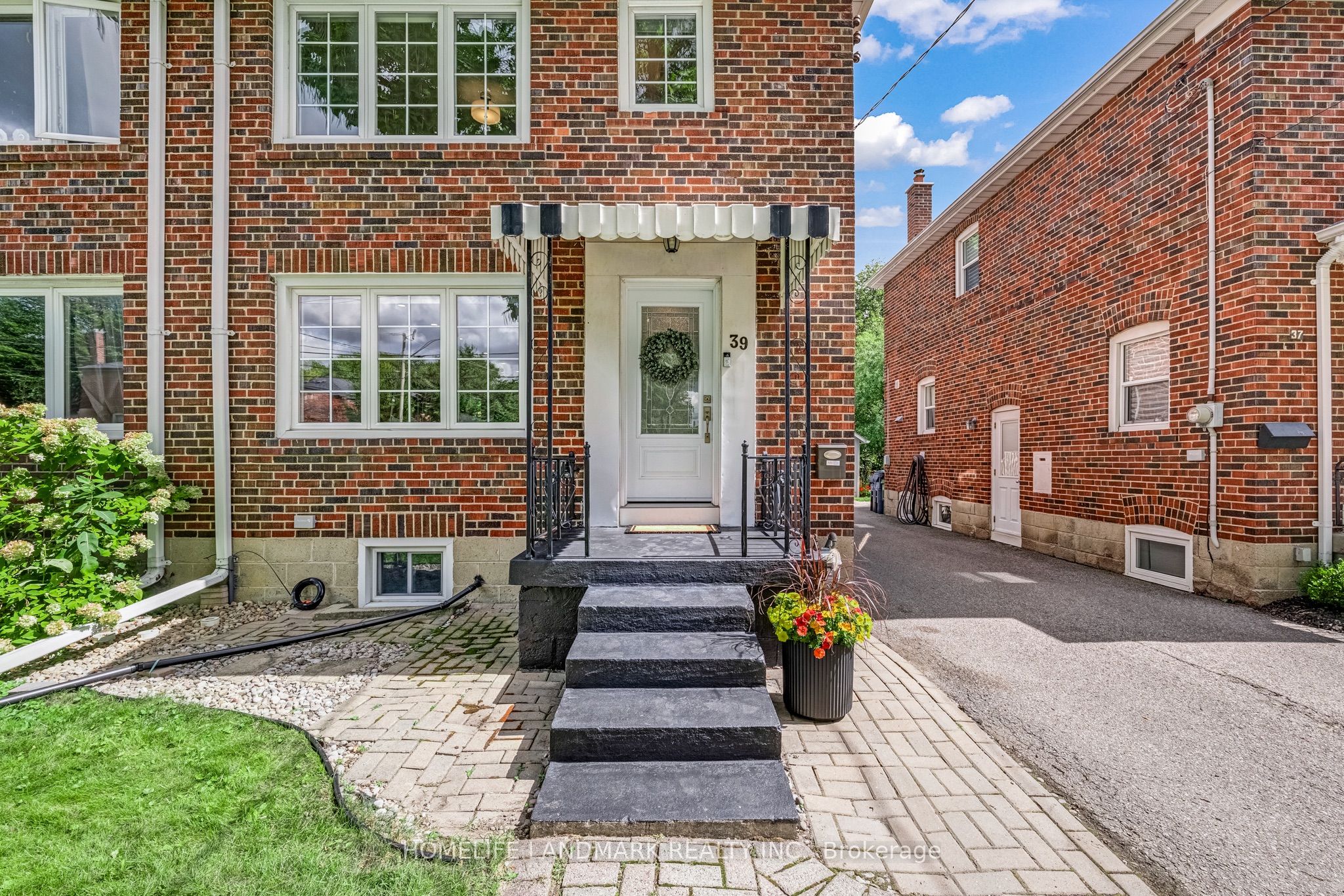 39 Brentcliffe Road Property Photo 2