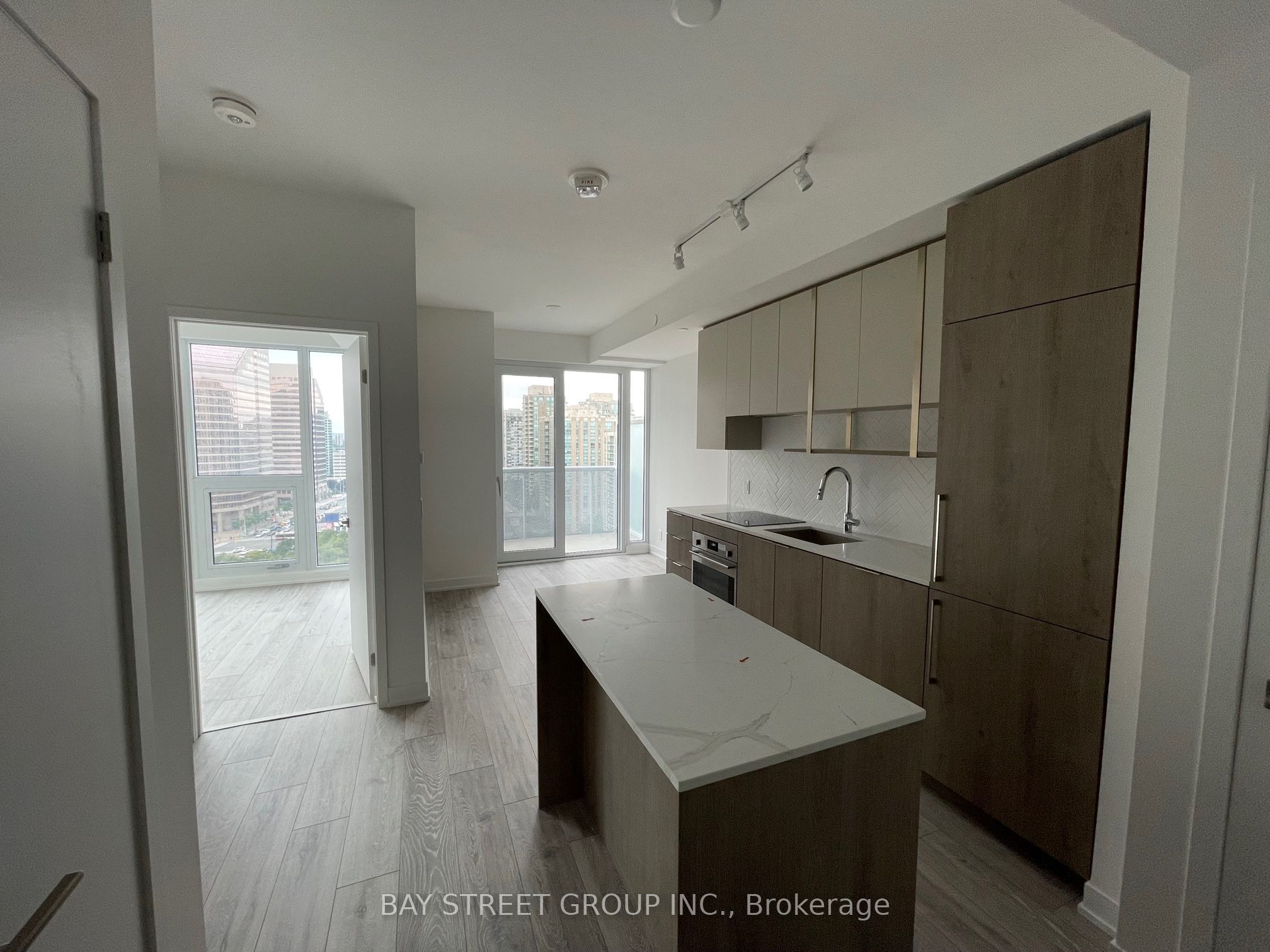 15 Holmes Avenue #1505 Property Photo 2