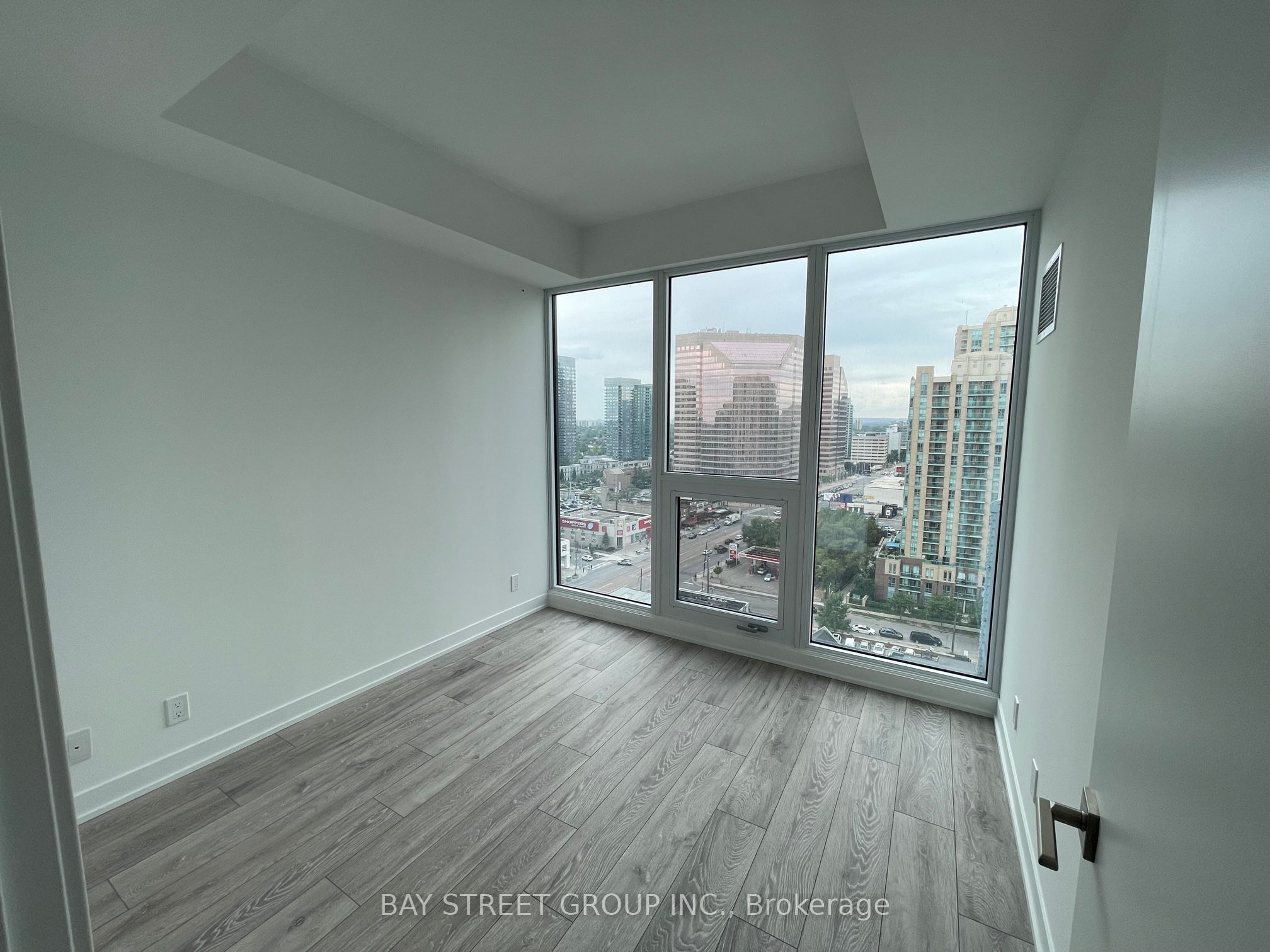 15 Holmes Avenue #1505 Property Photo 5