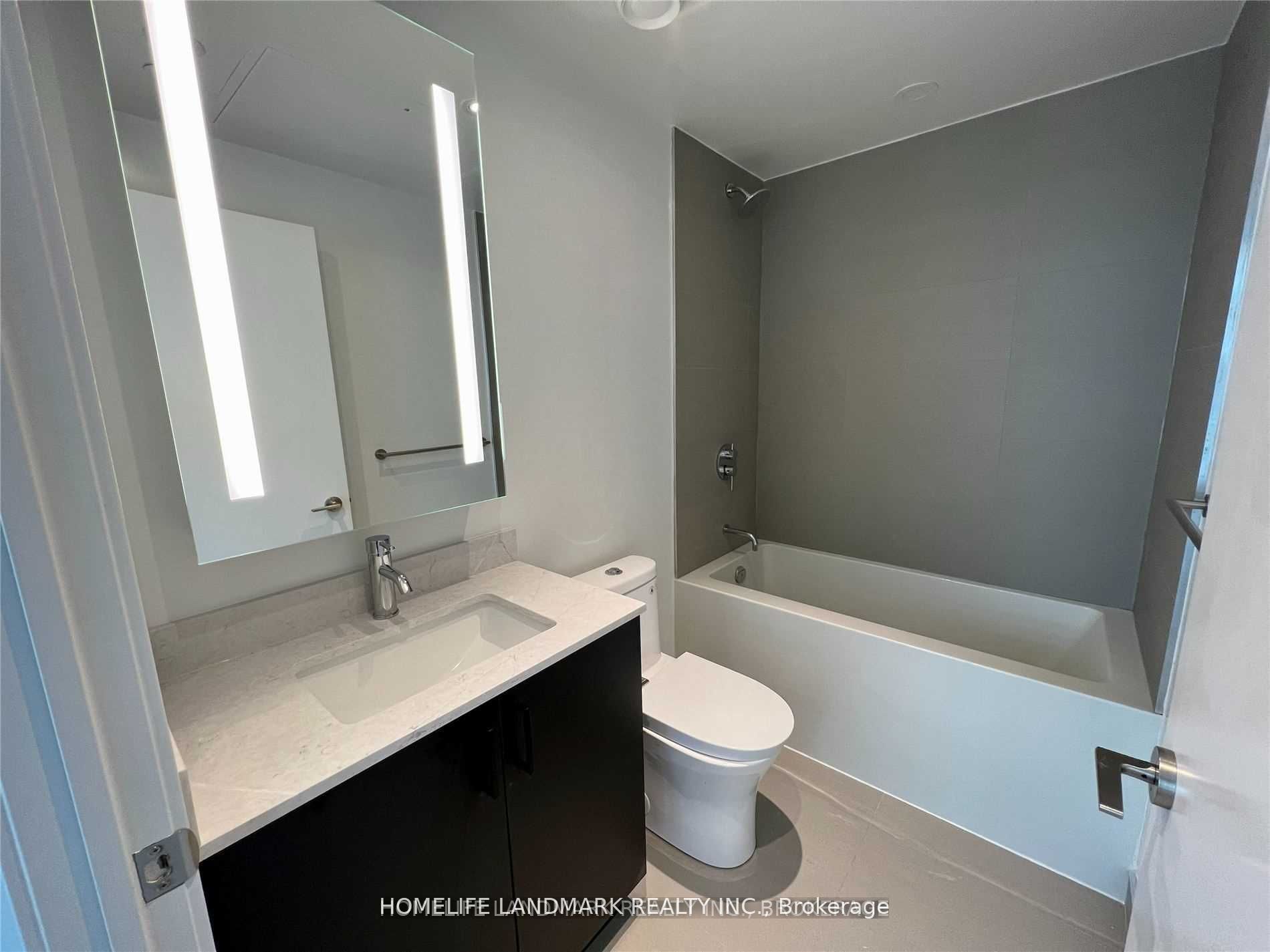 135 East Liberty Street 1110 Property Photo 5
