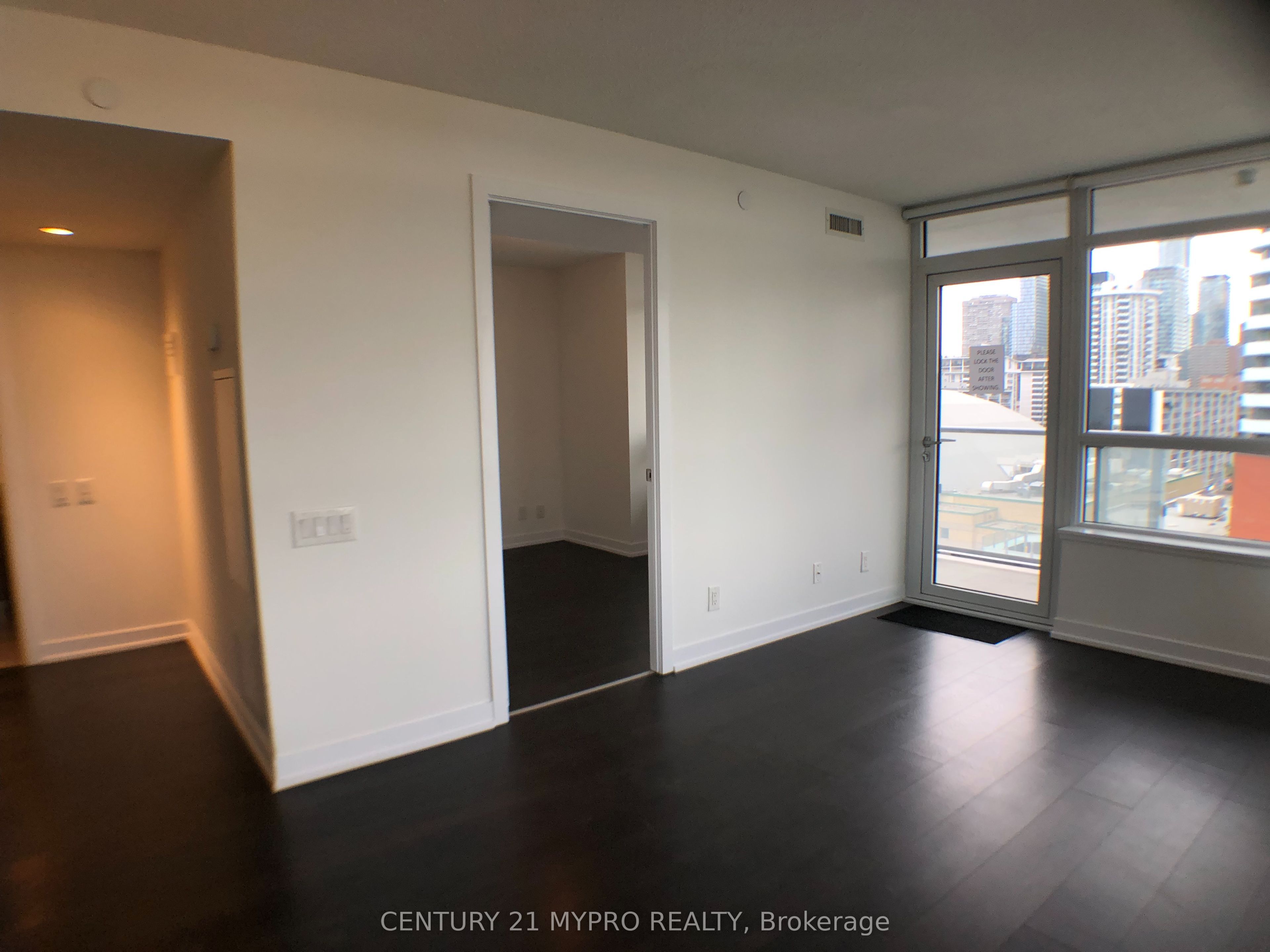 365 Church Street 1605 Property Photo 6