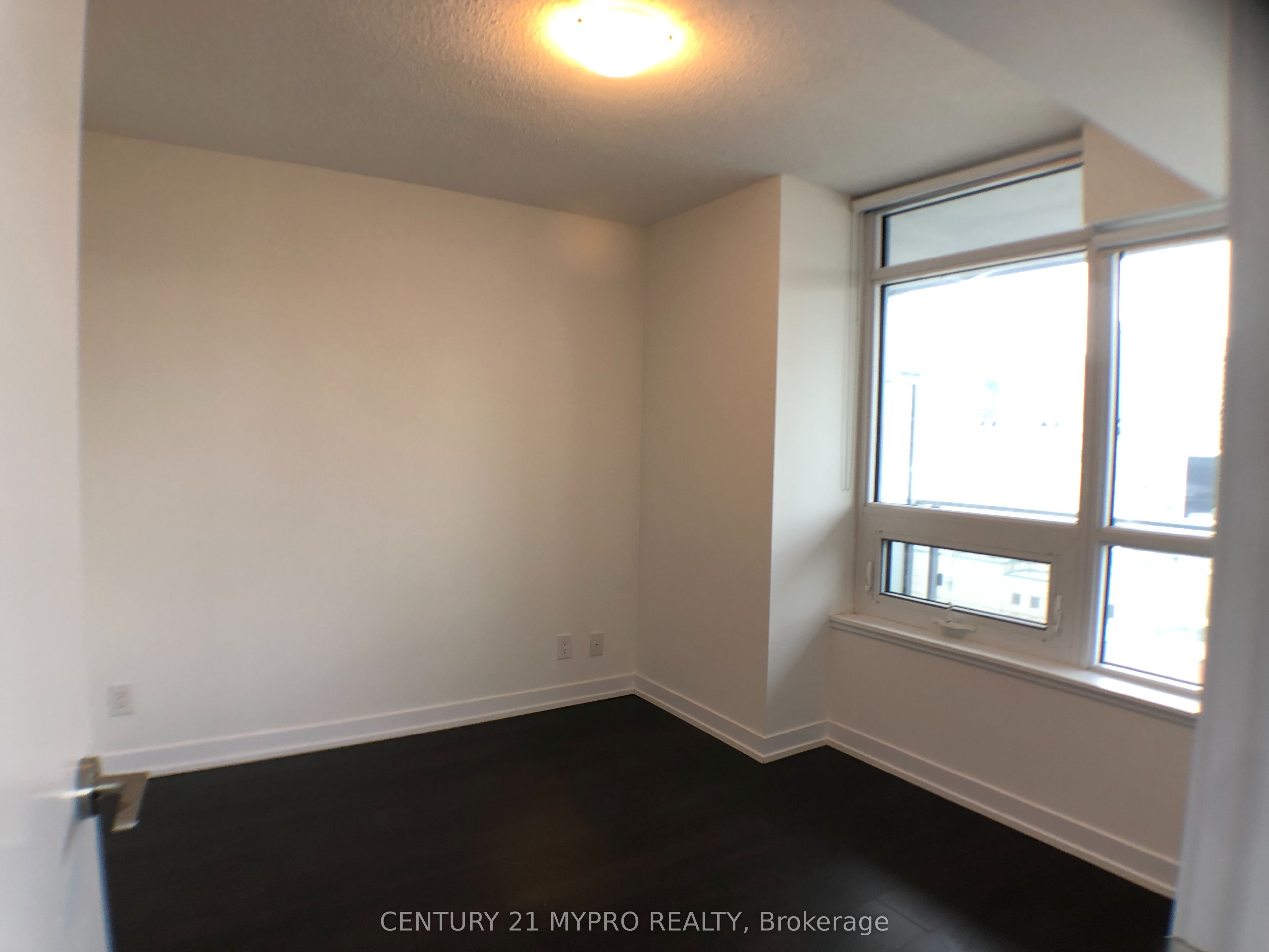 365 Church Street 1605 Property Photo 7