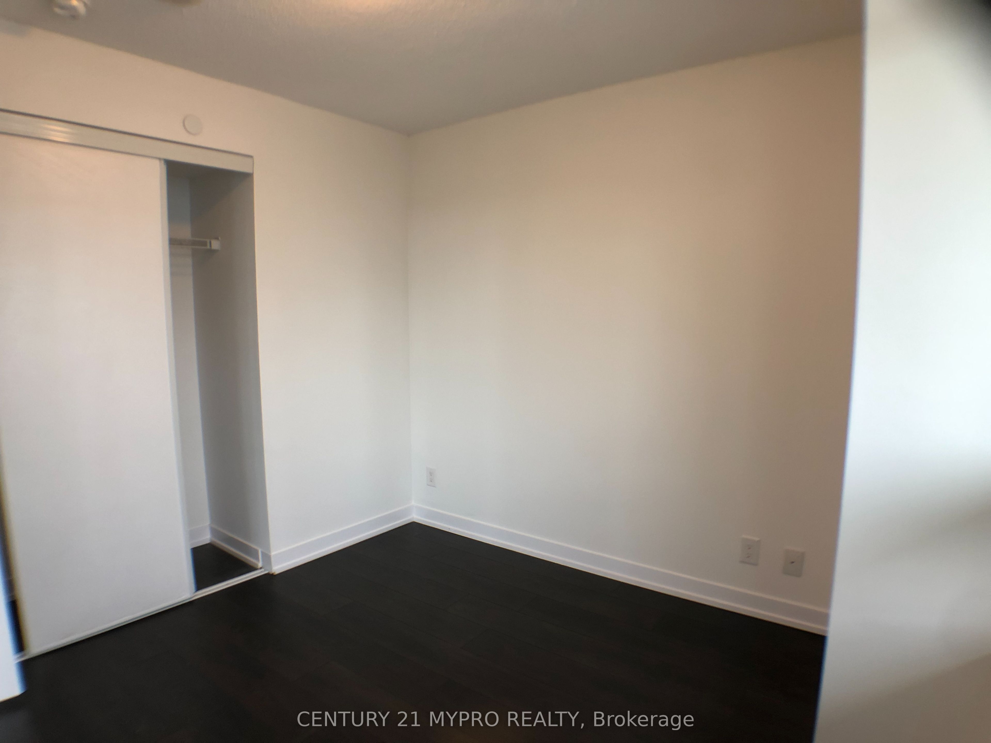 365 Church Street 1605 Property Photo 8