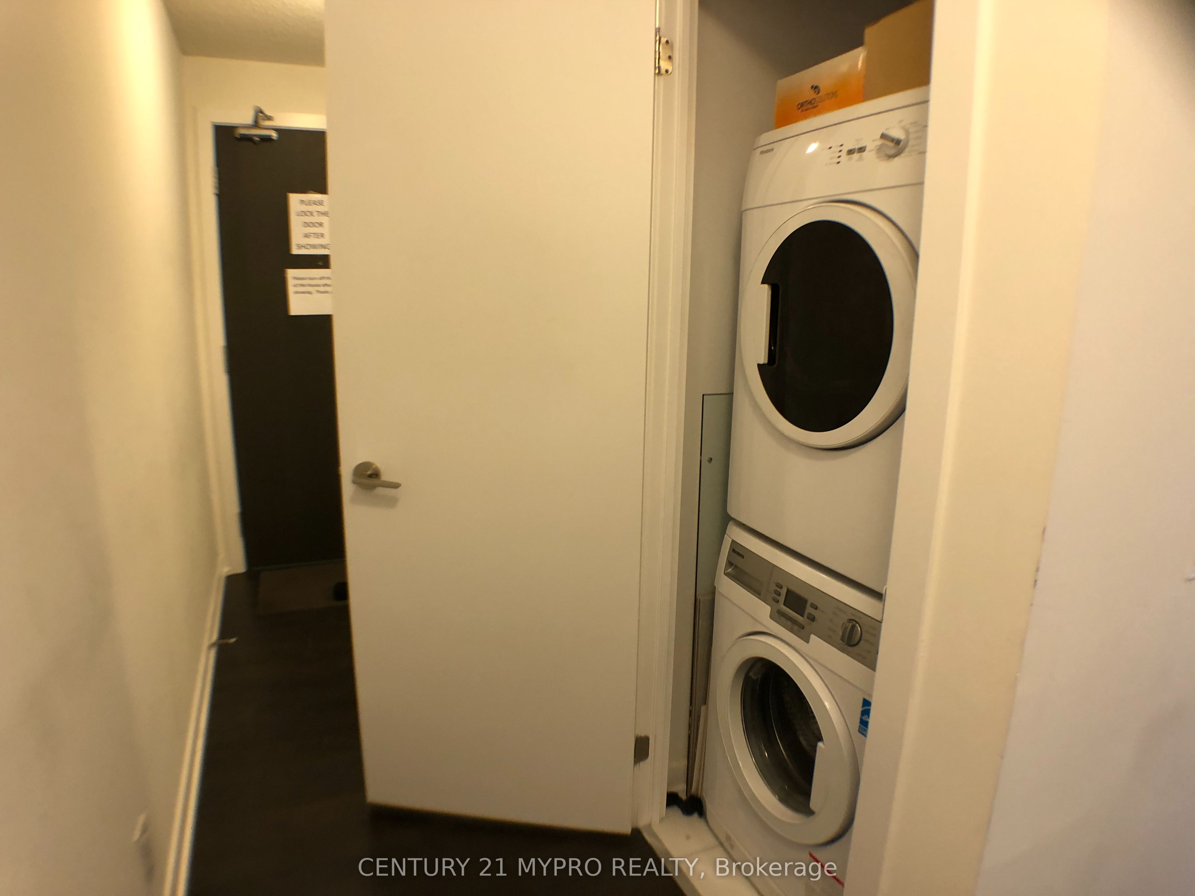 365 Church Street 1605 Property Photo 11