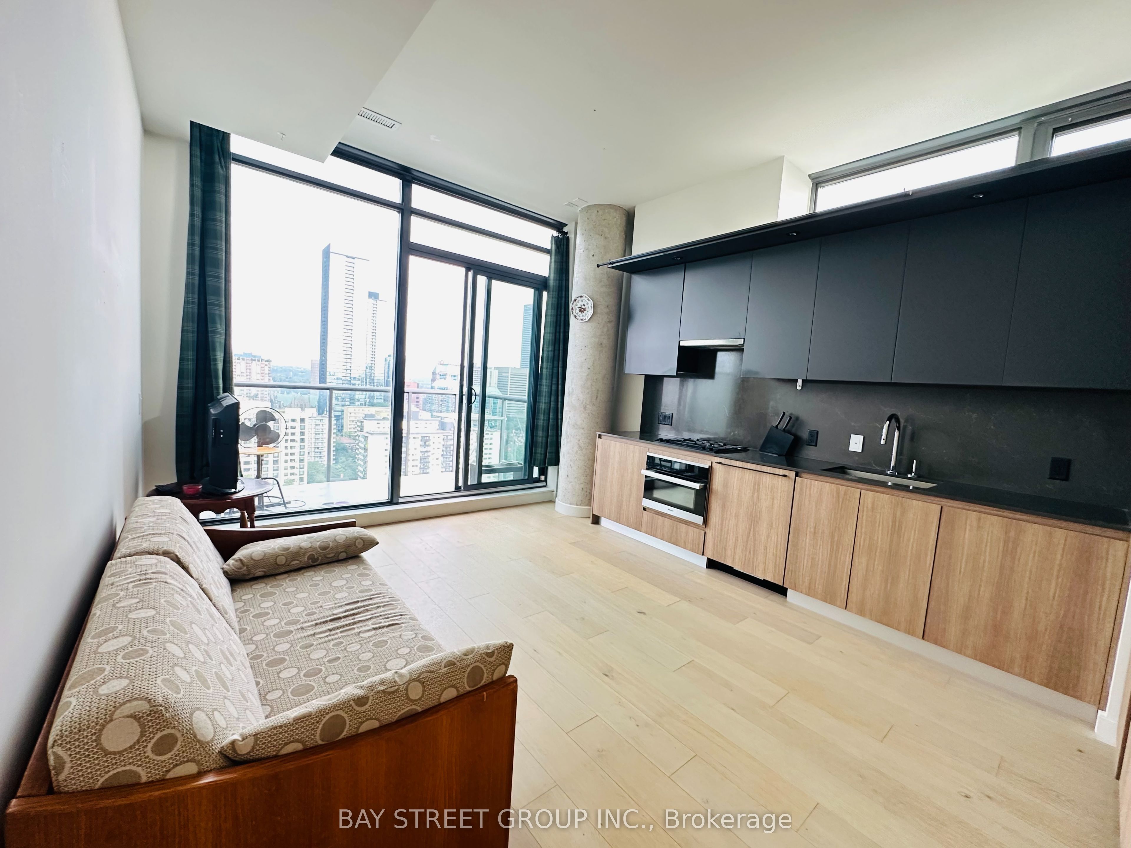 81 Wellesley Street E 2207 Property Photo 14