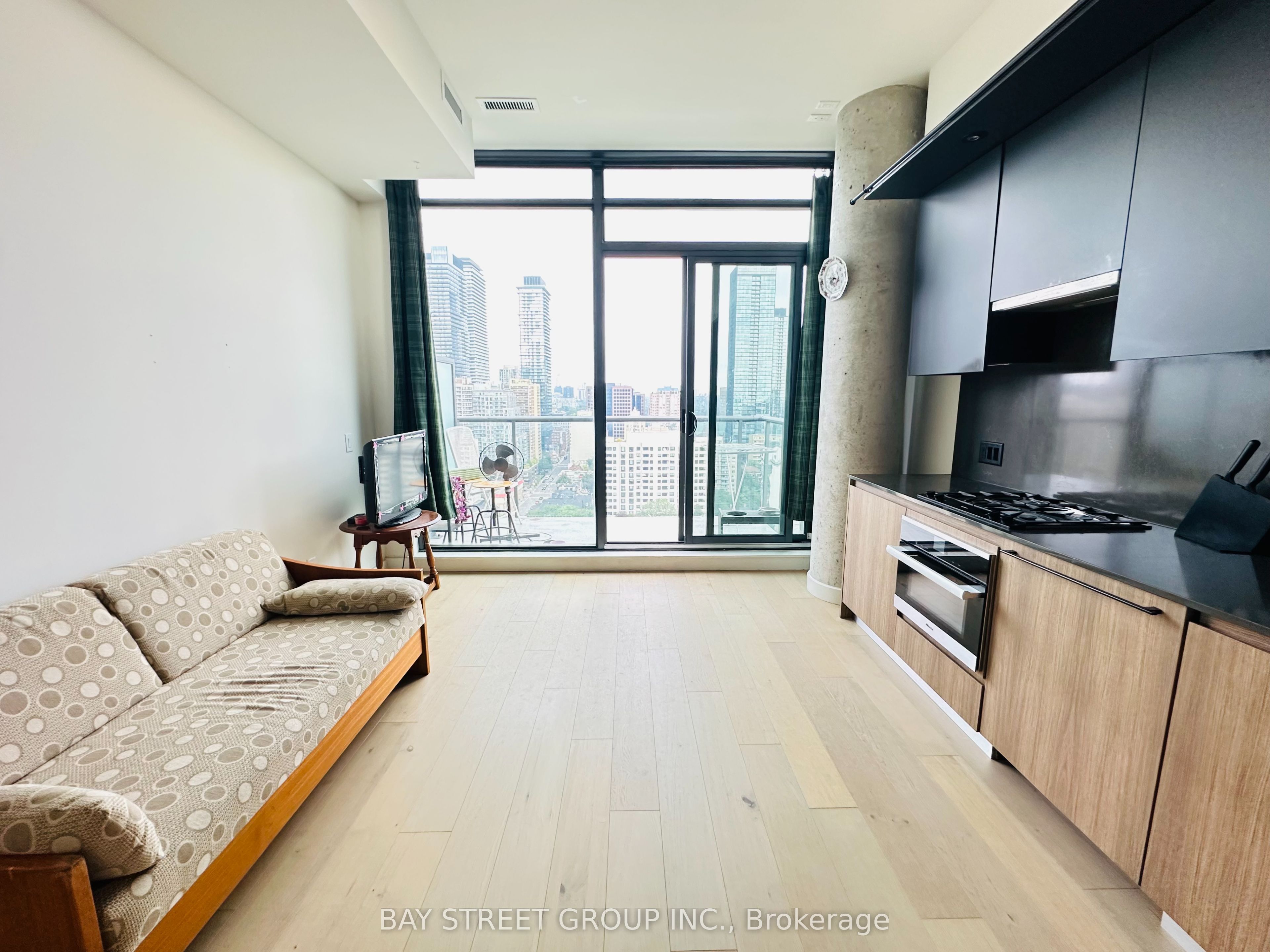 81 Wellesley Street E 2207 Property Photo 16
