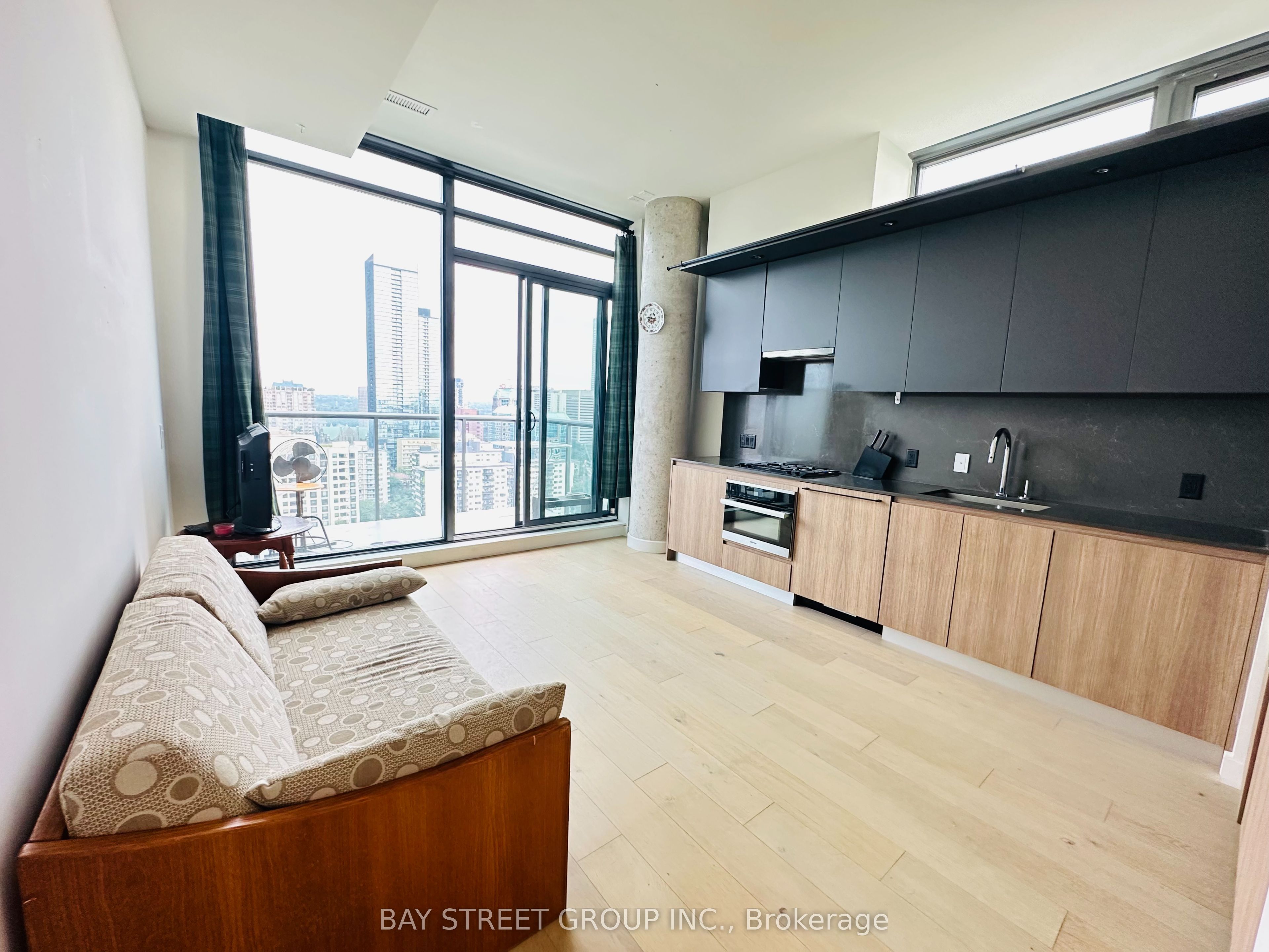 81 Wellesley Street E 2207 Property Photo 23
