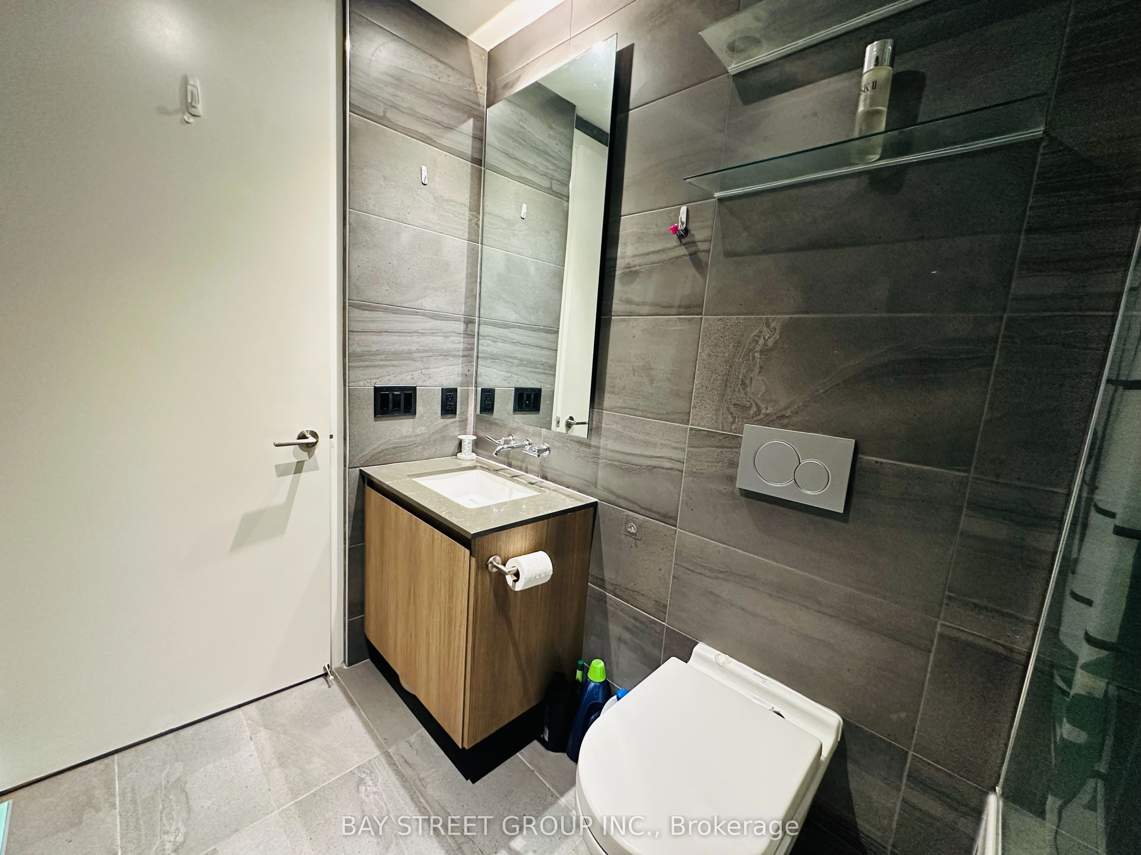 81 Wellesley Street E 2207 Property Photo 27