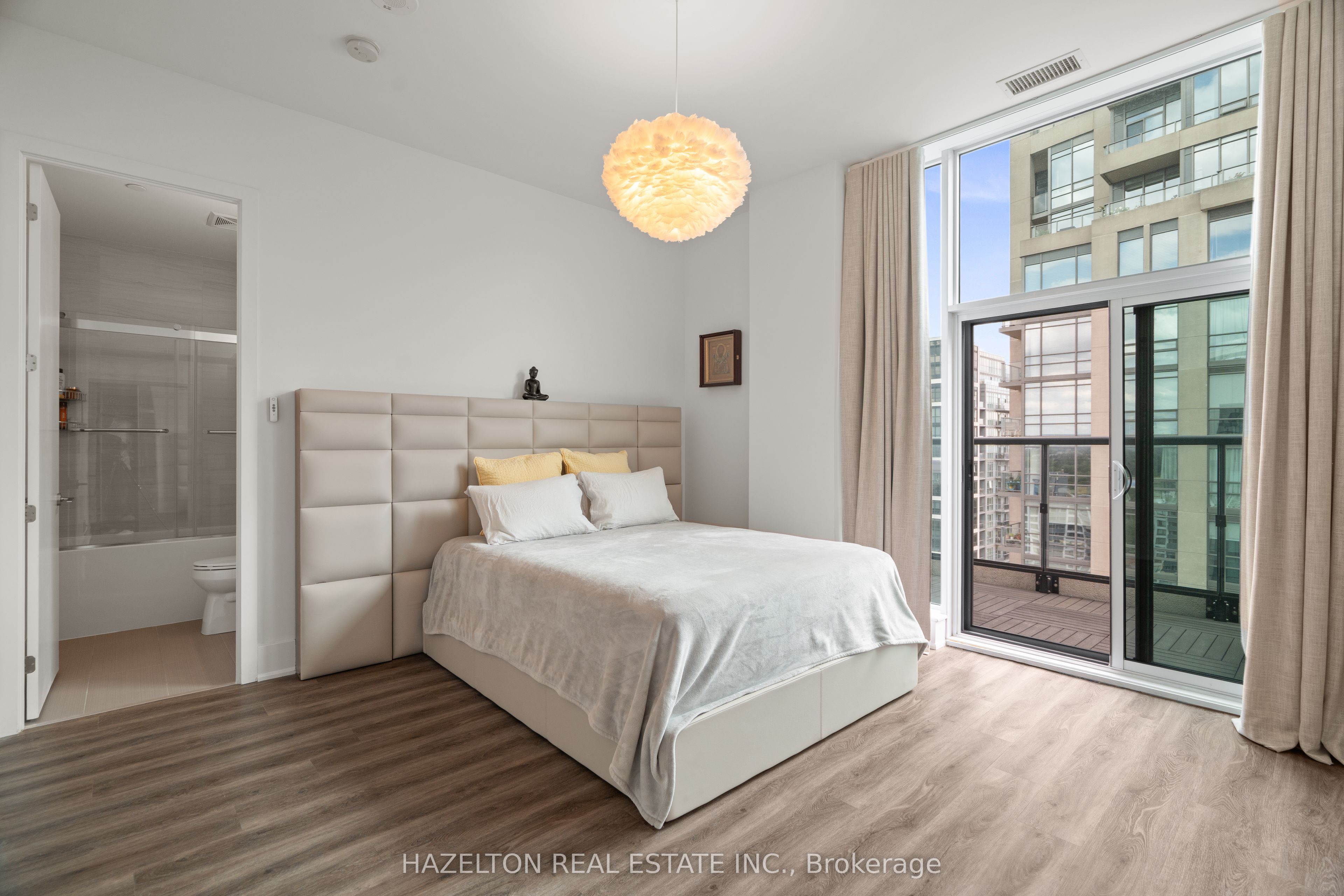 1486 Bathurst Street Ph2/1802 Property Photo 27