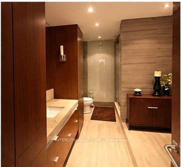 85 Bloor Street E 2007 Property Photo 6