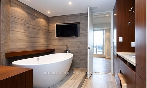 85 Bloor Street E 2007 Property Photo 8