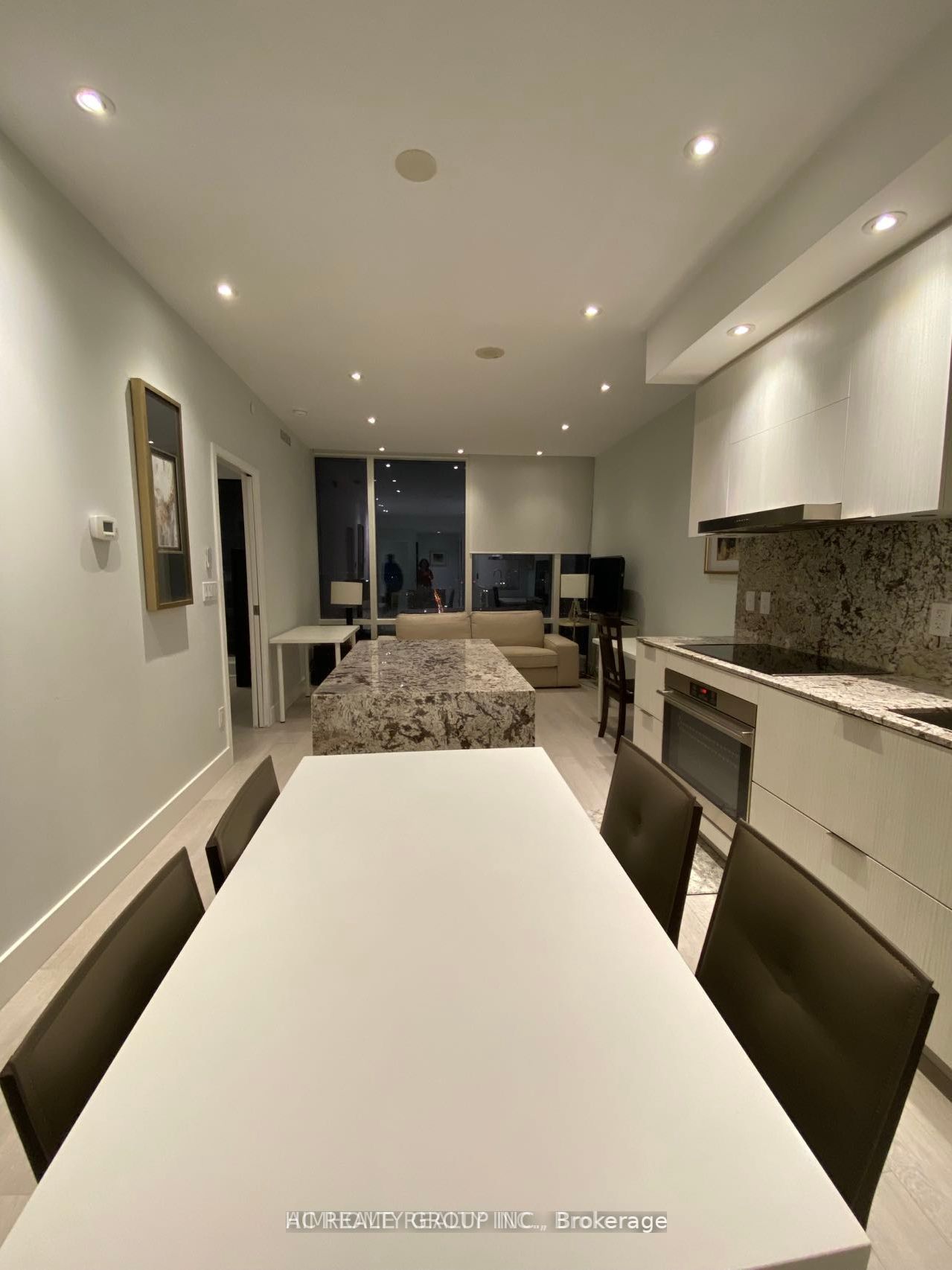 1 Bloor Street E 4009 Property Photo 2