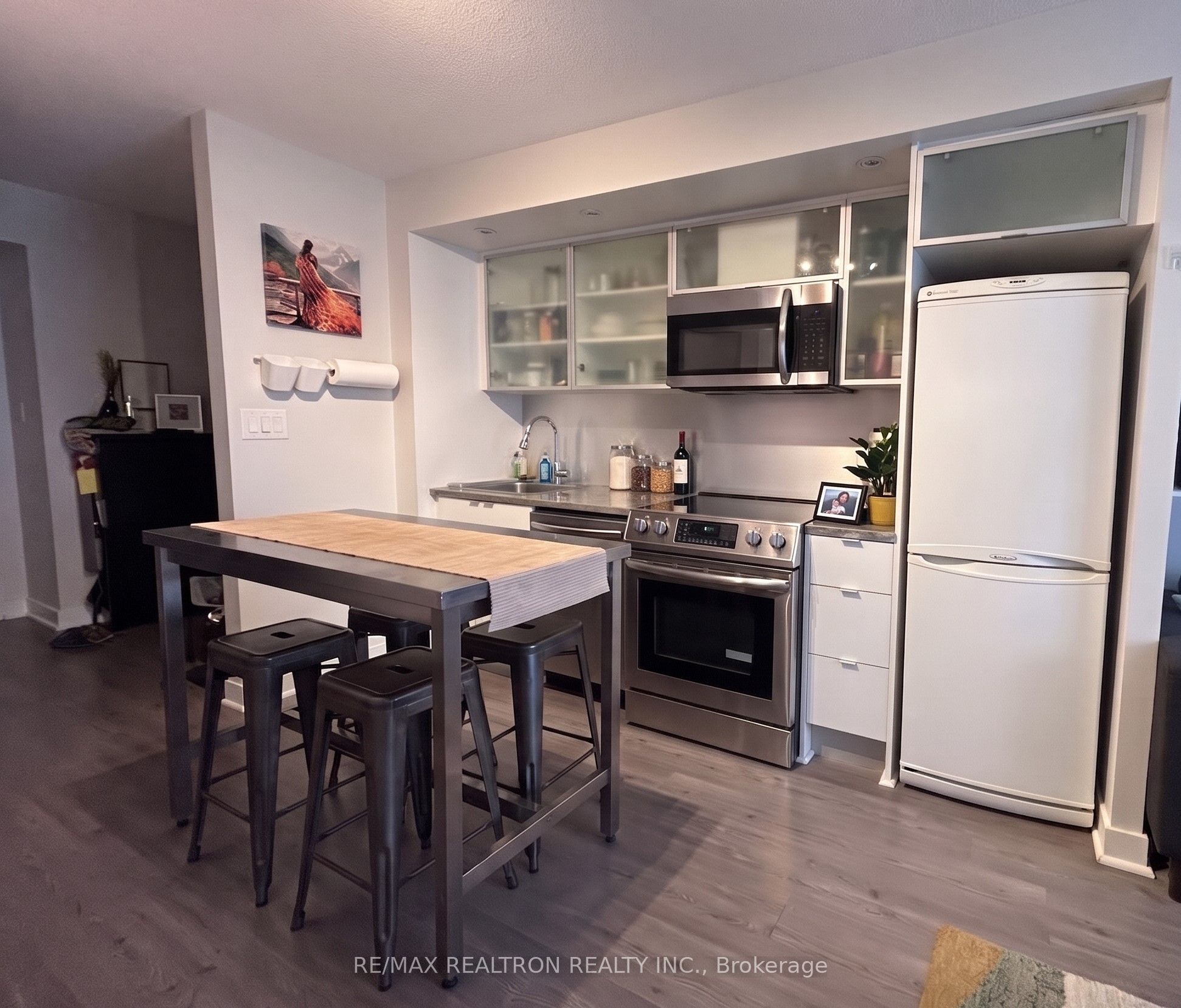 25 Telegram Mews 611 Property Photo 5