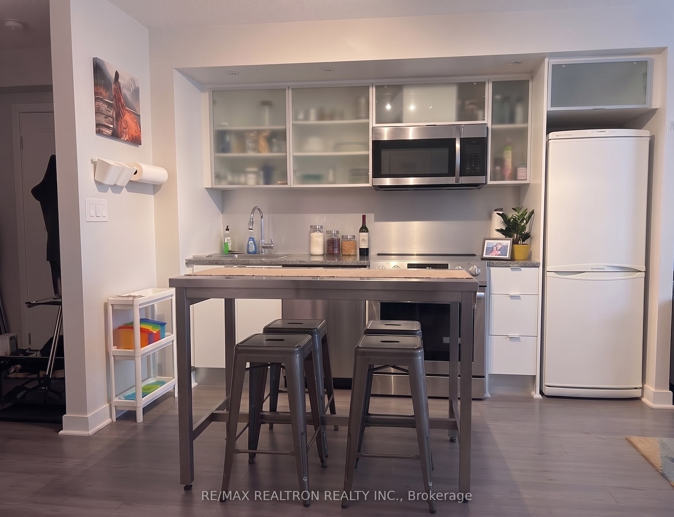 25 Telegram Mews 611 Property Photo 6
