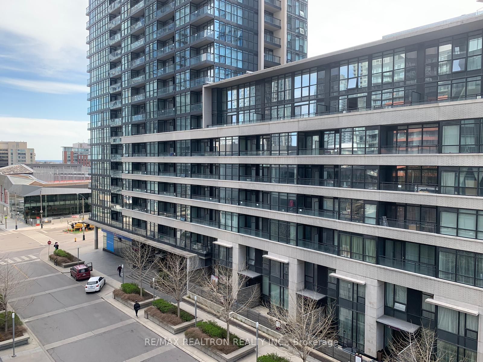 25 Telegram Mews 611 Property Photo 12