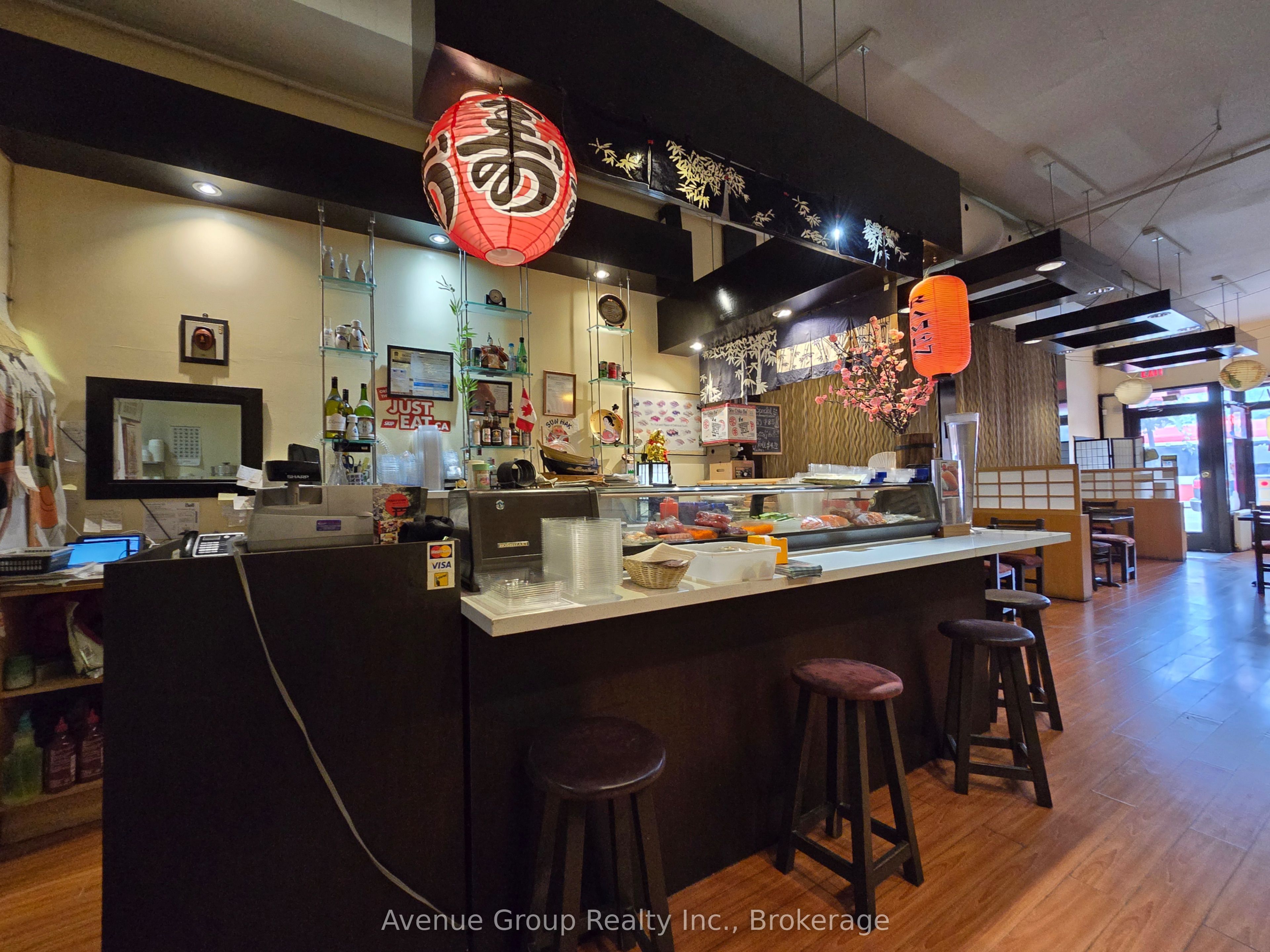 376 Eglinton Avenue W Property Photo 4