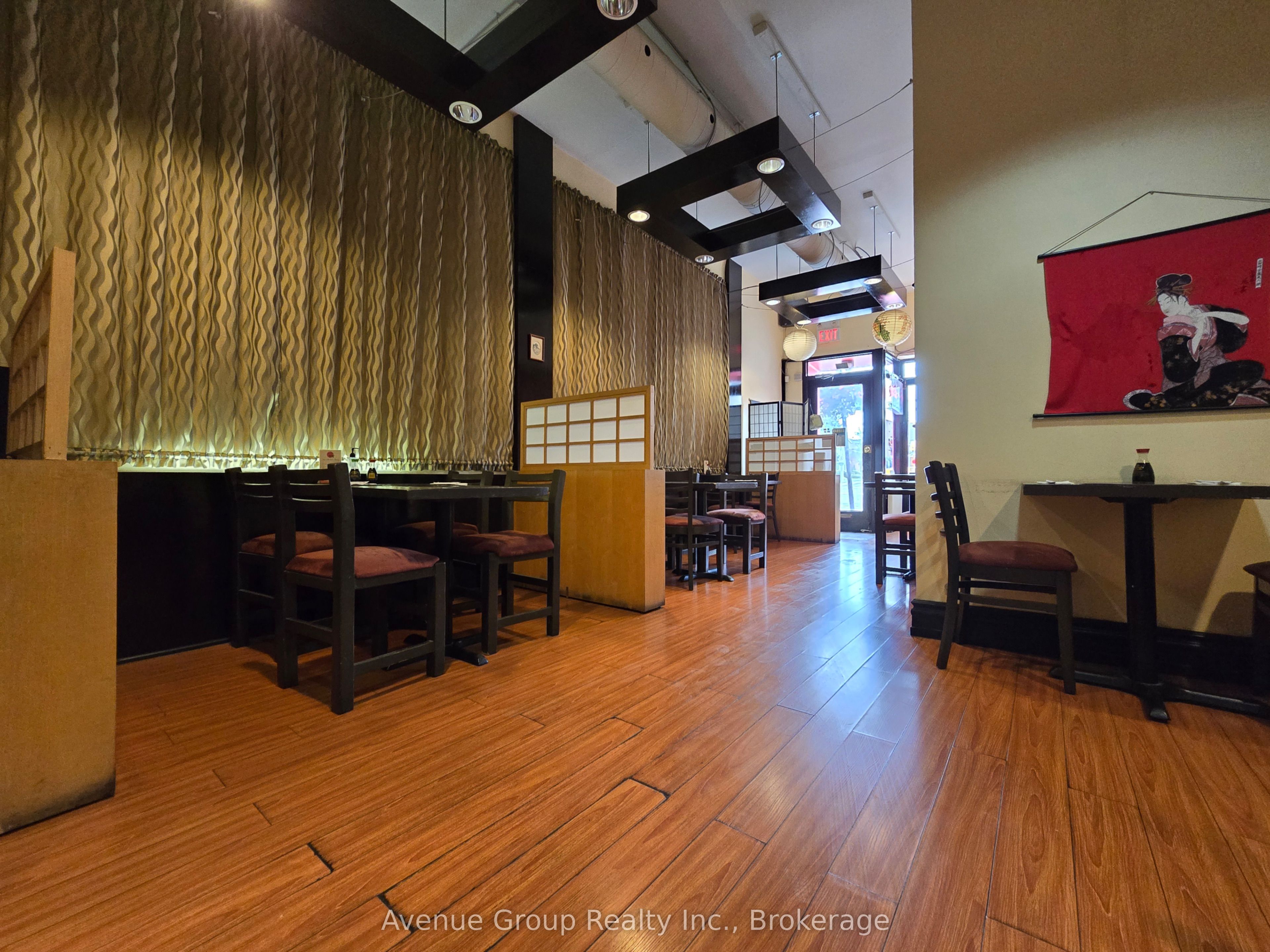 376 Eglinton Avenue W Property Photo 6