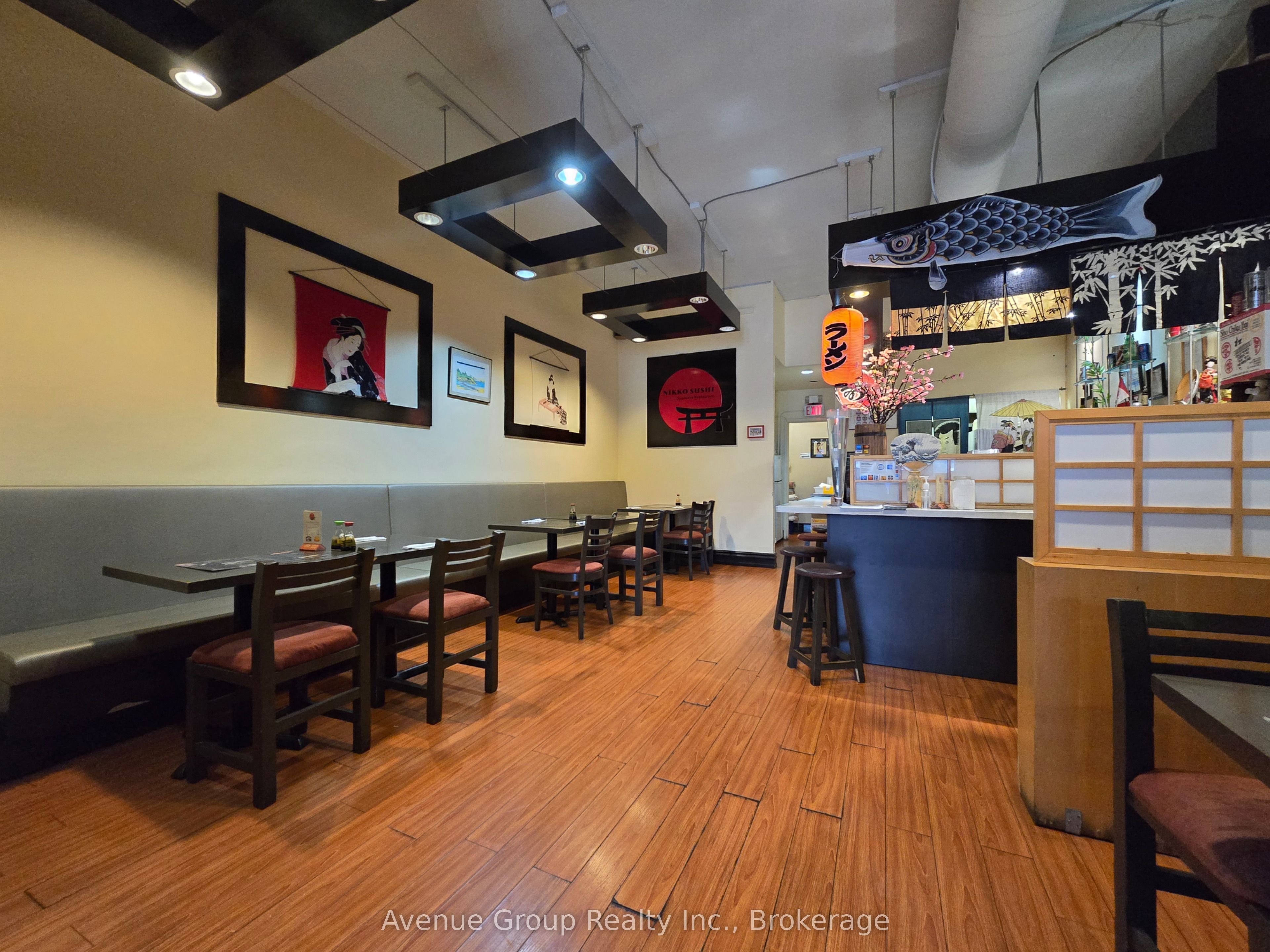 376 Eglinton Avenue W Property Photo 10