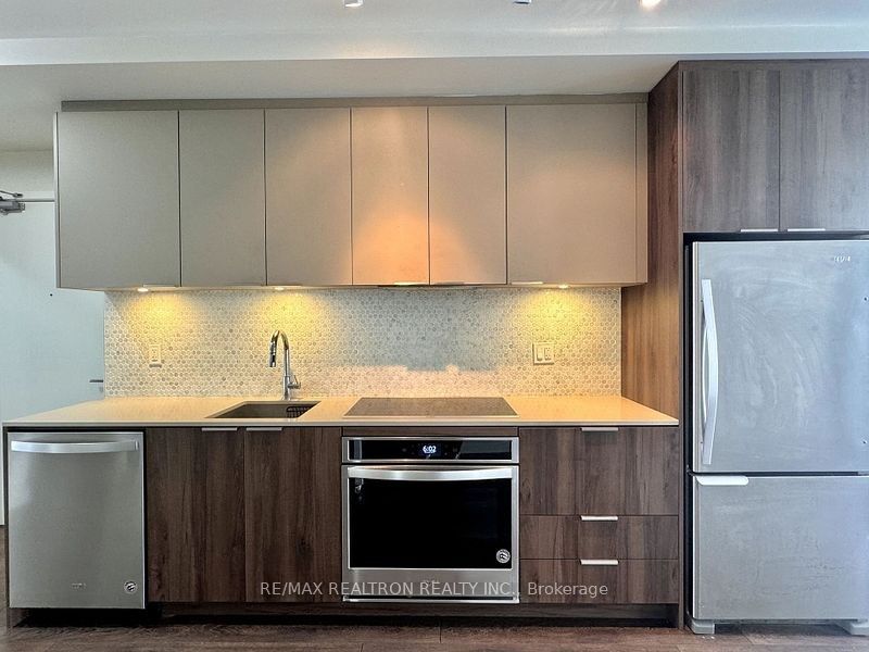 2 Sonic Way 201 Property Photo 8