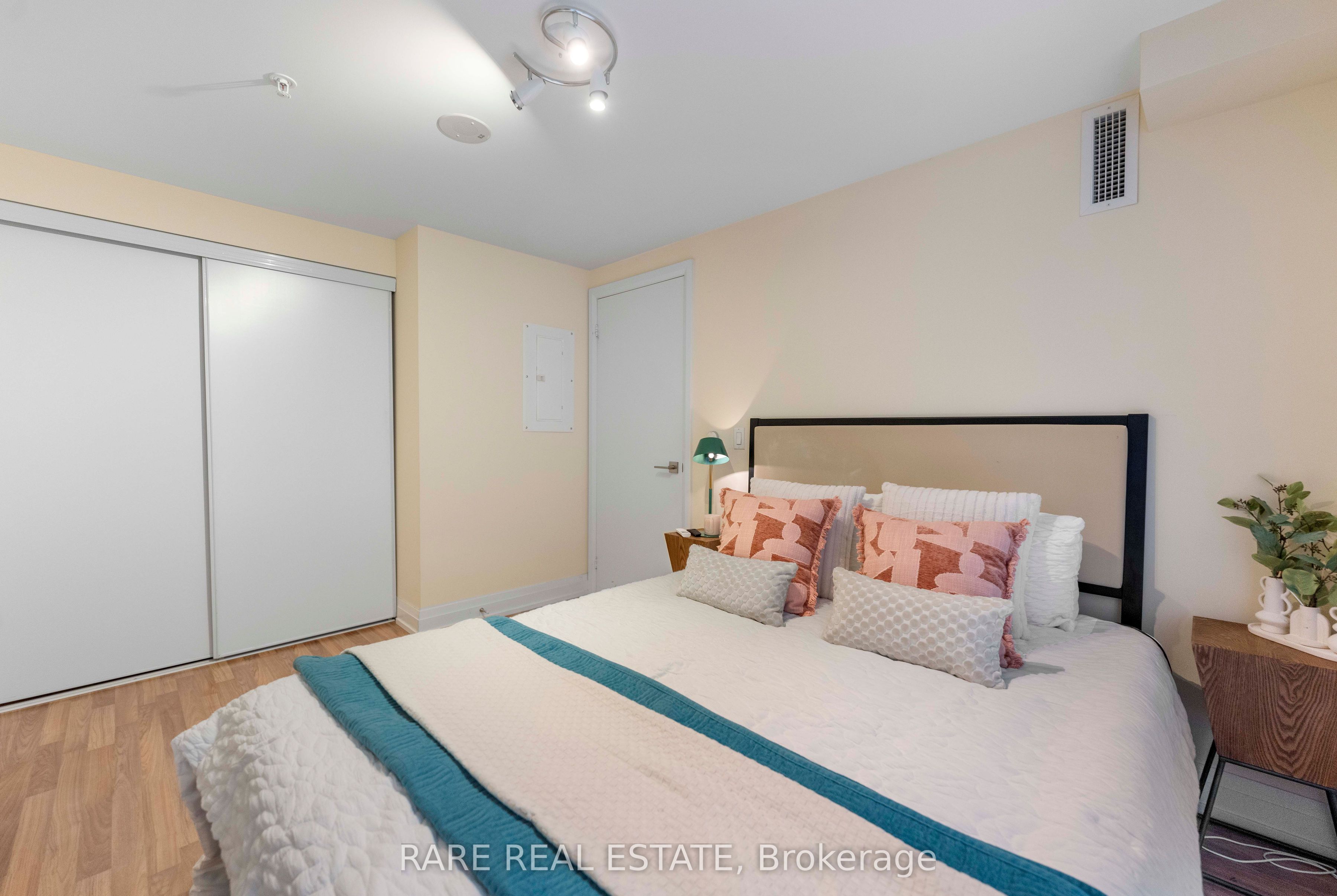 555 Wilson Avenue E113 Property Photo 20