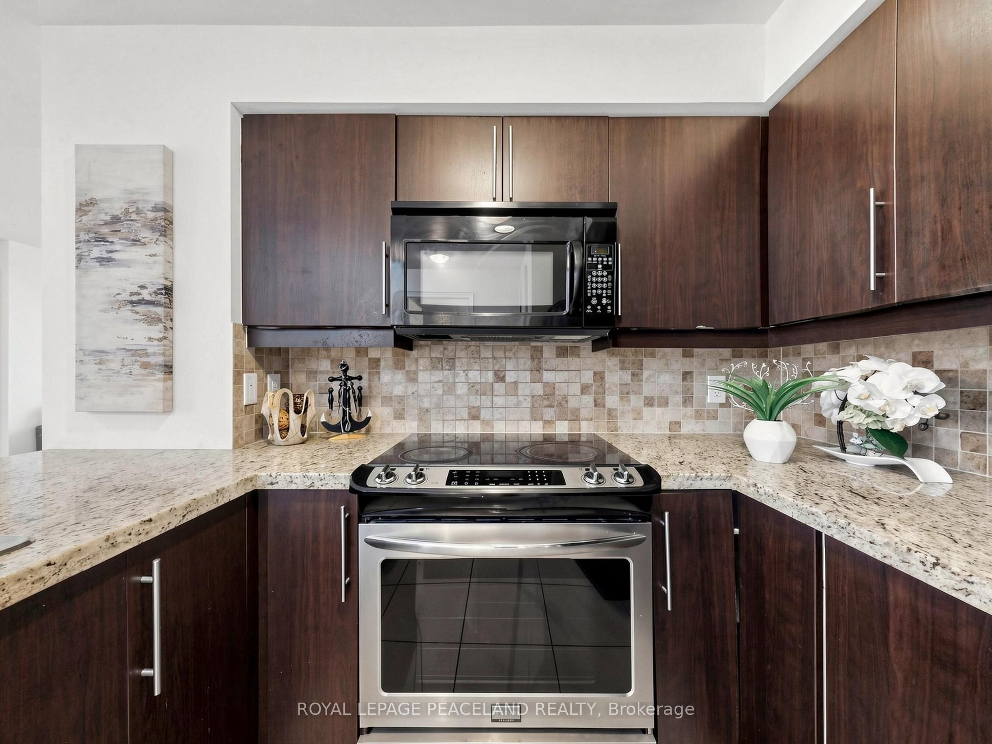 25 Greenview Avenue 2326 Property Photo 10