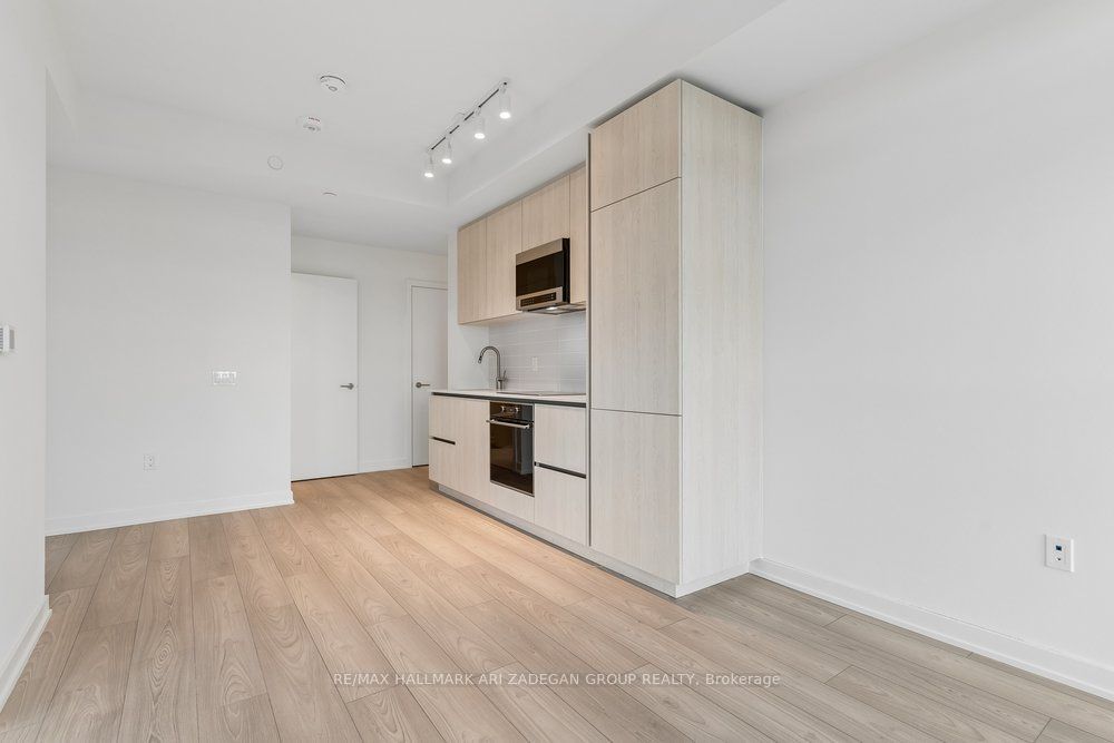 110 Broadway Avenue 3109 Property Photo 8