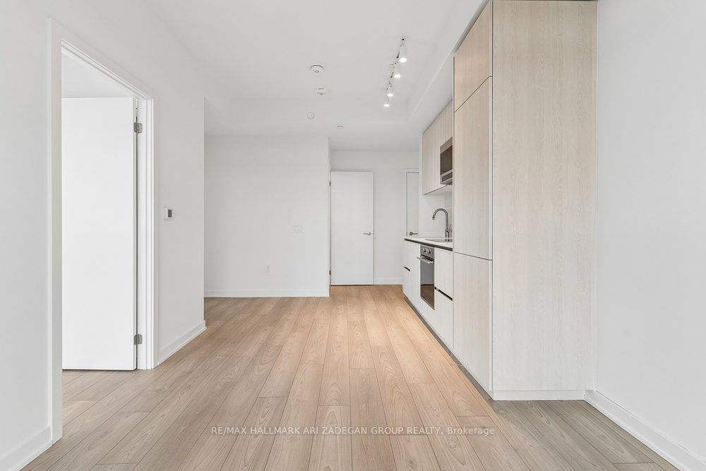 110 Broadway Avenue 3109 Property Photo 9