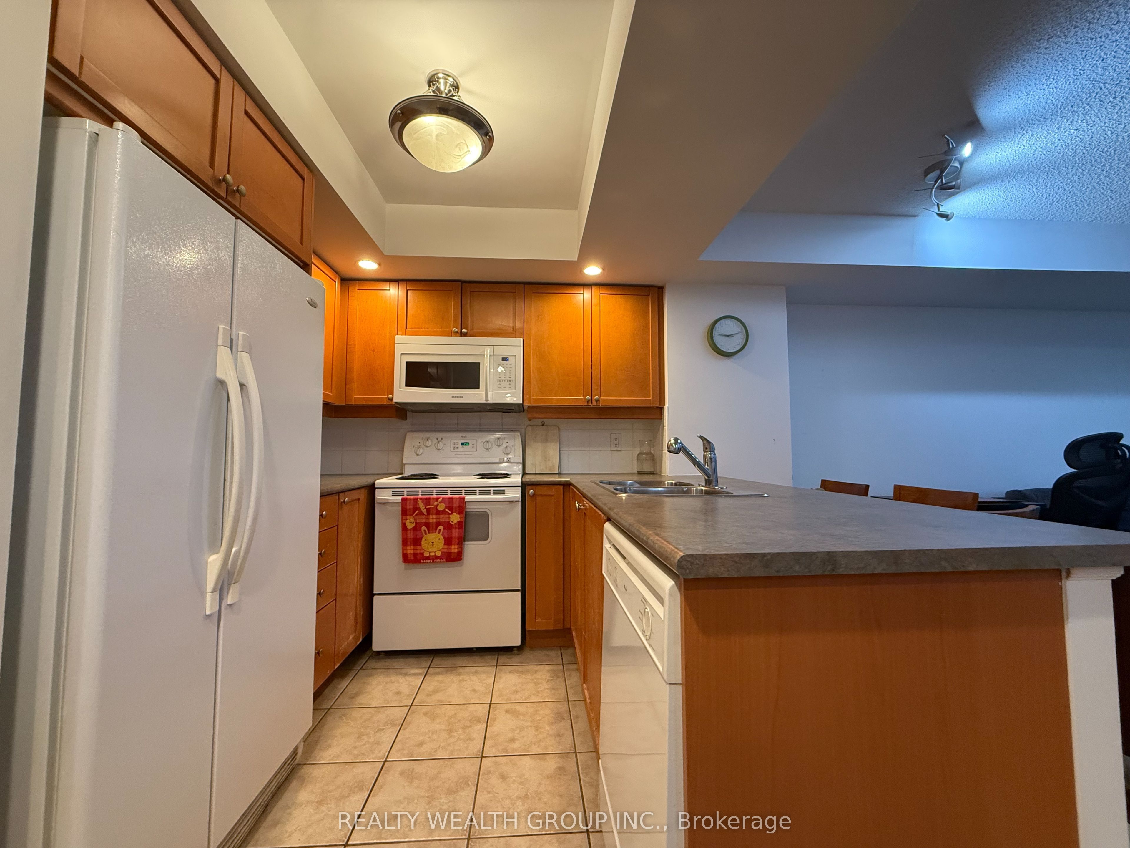 15 Northtown Way 1017 Property Photo 4