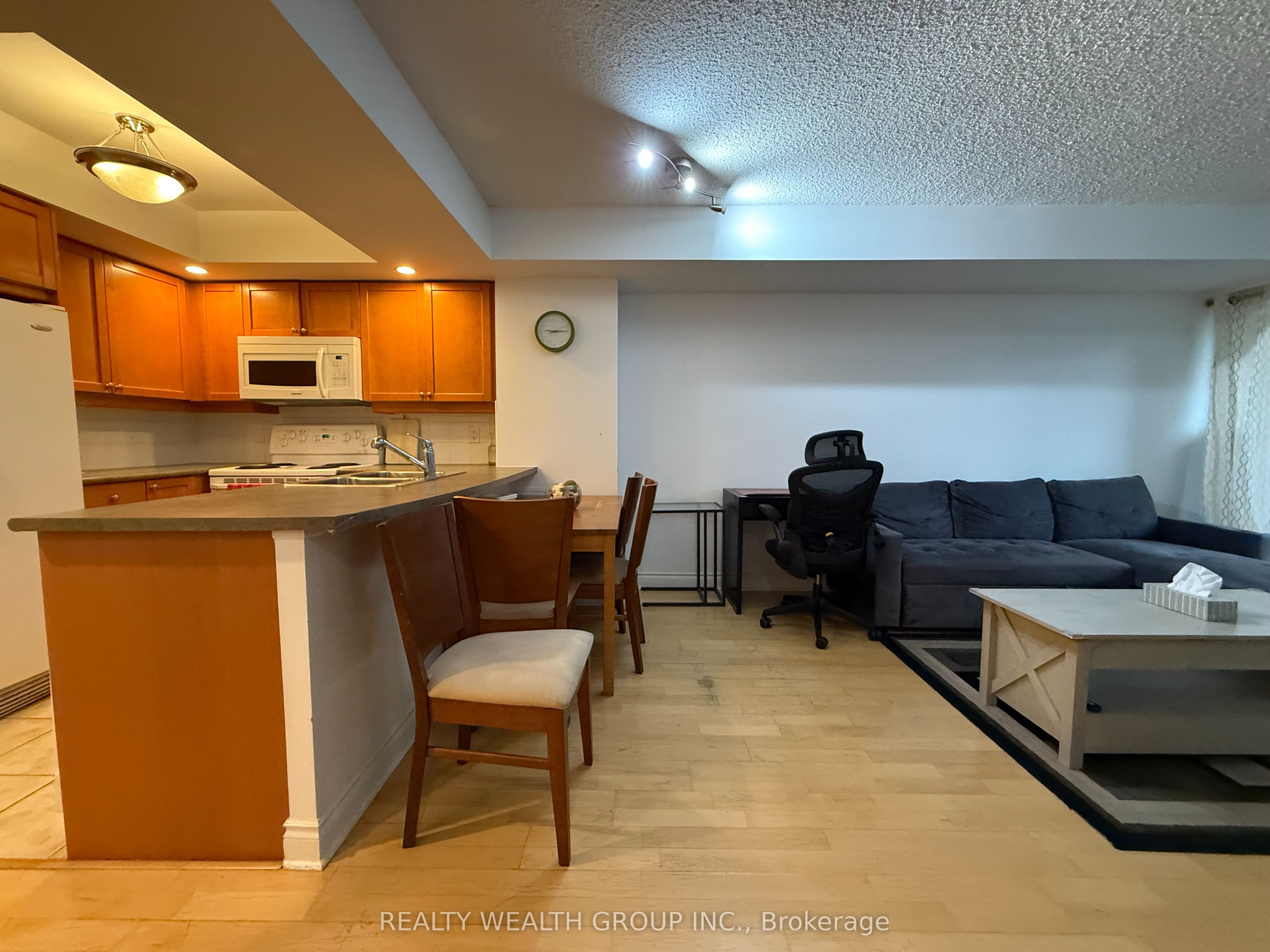 15 Northtown Way 1017 Property Photo 8