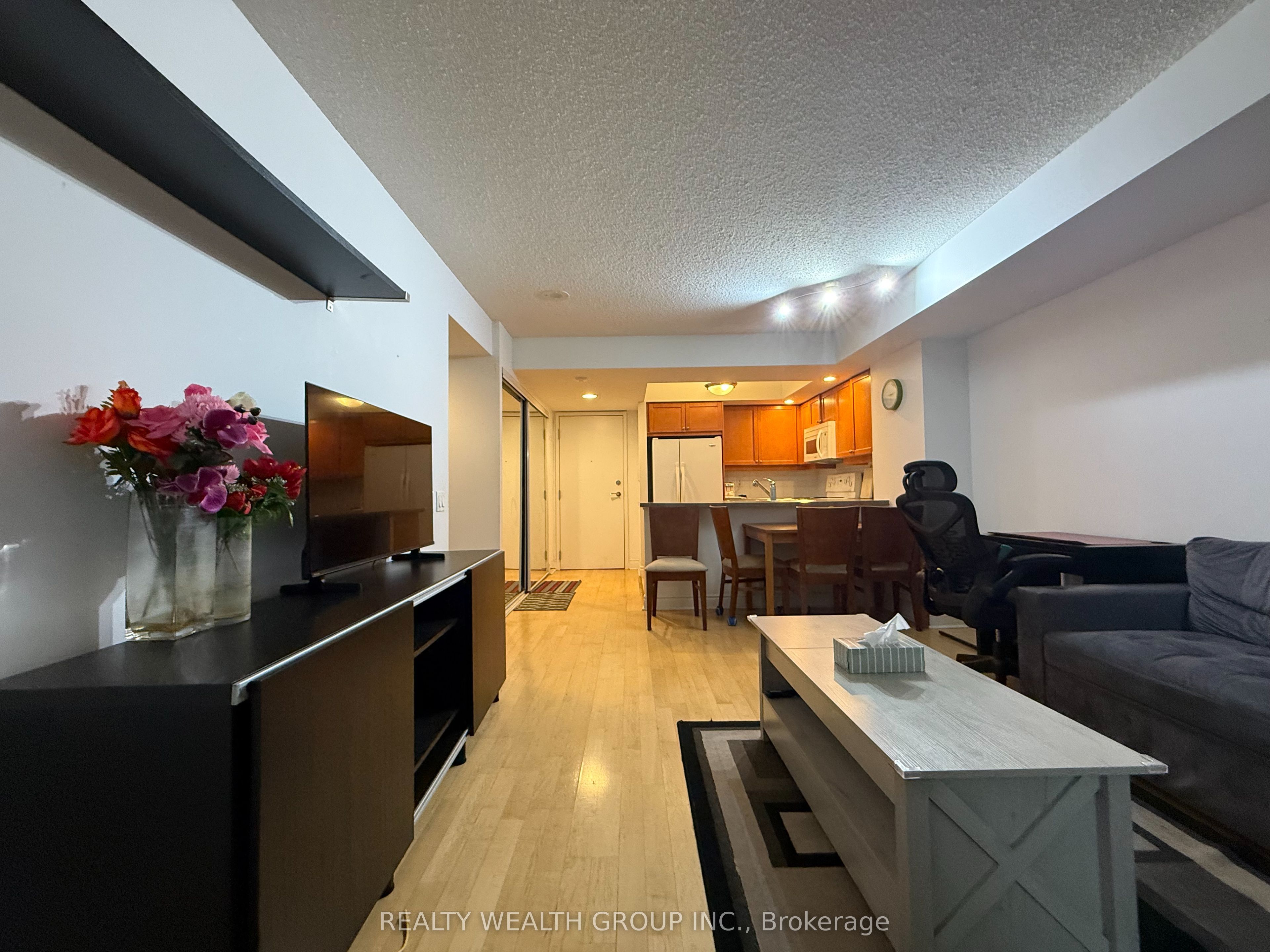 15 Northtown Way 1017 Property Photo 14