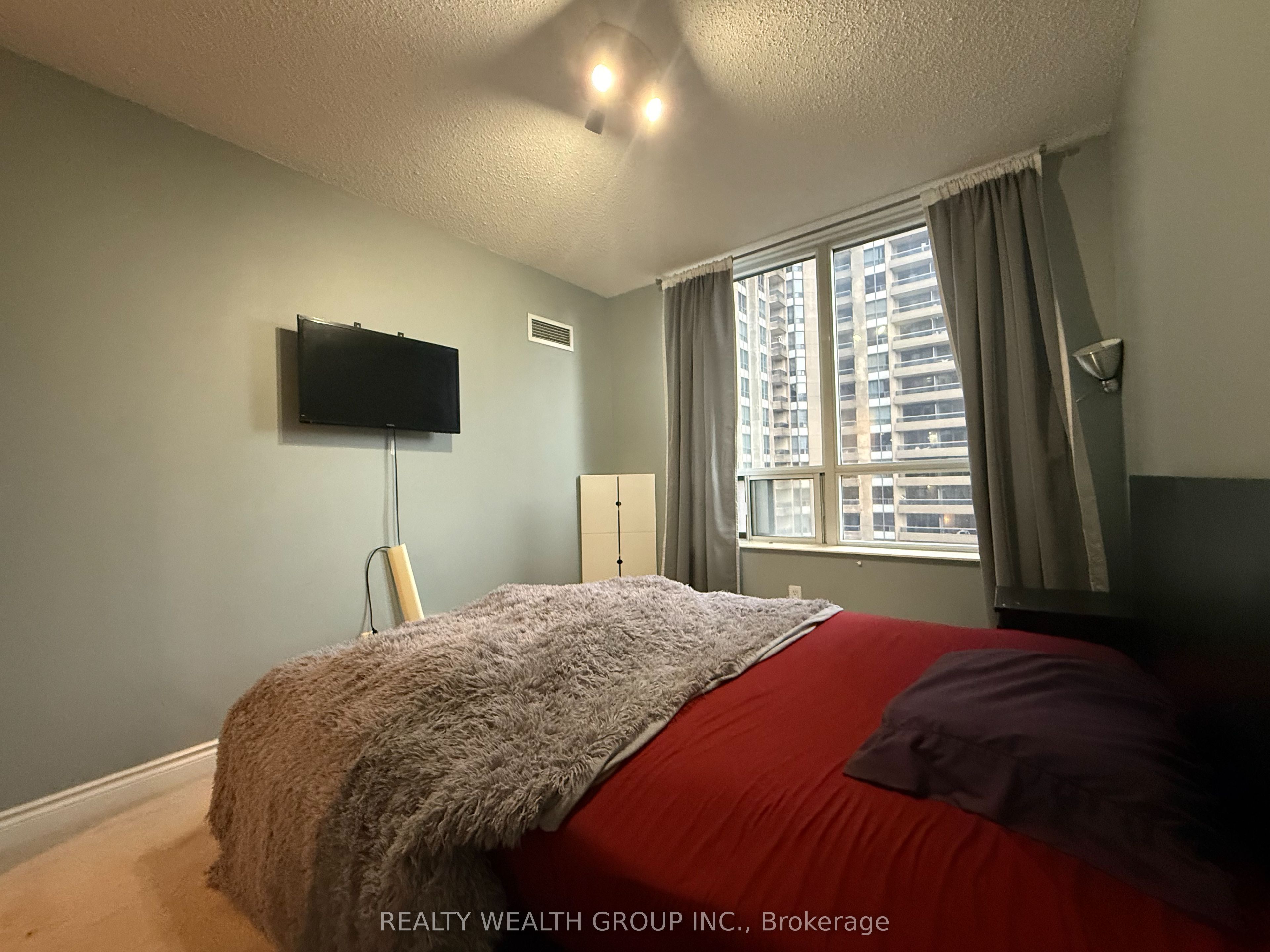 15 Northtown Way 1017 Property Photo 17