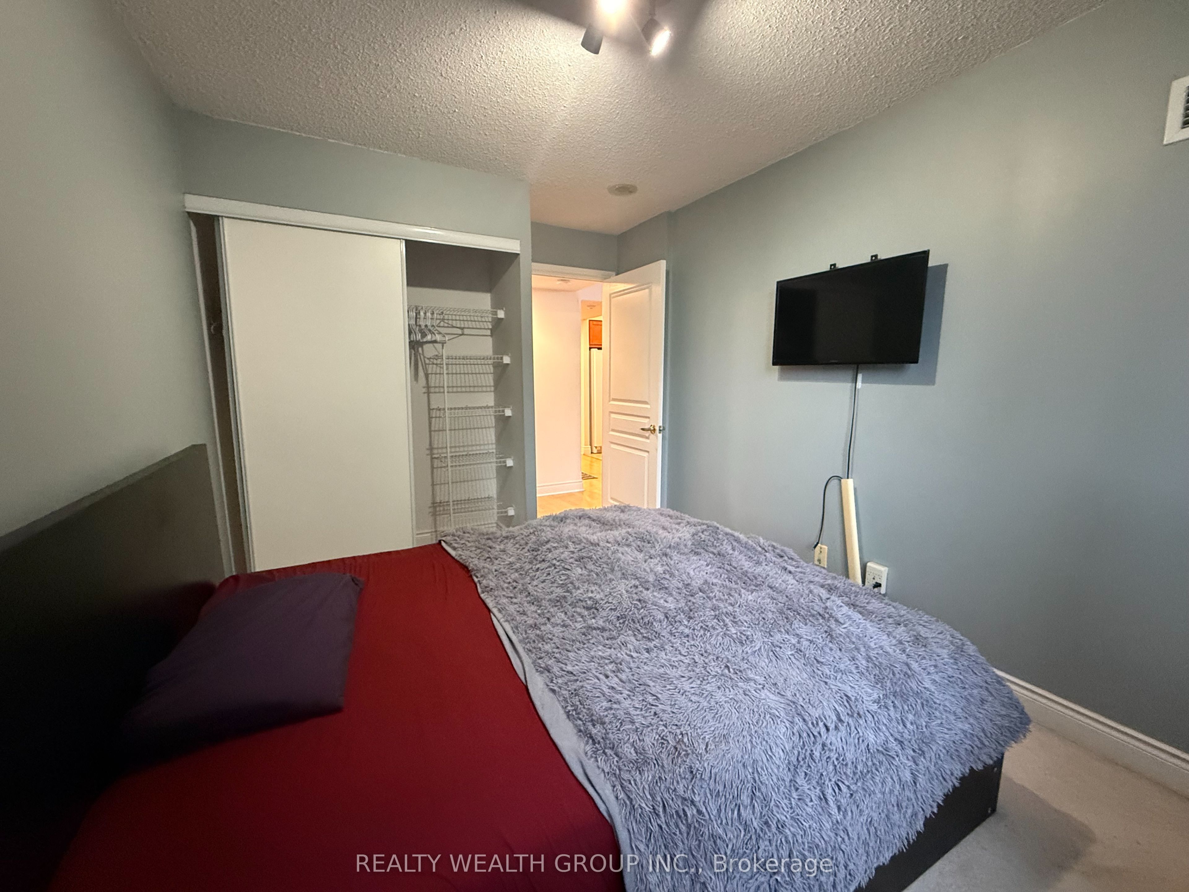 15 Northtown Way 1017 Property Photo 18
