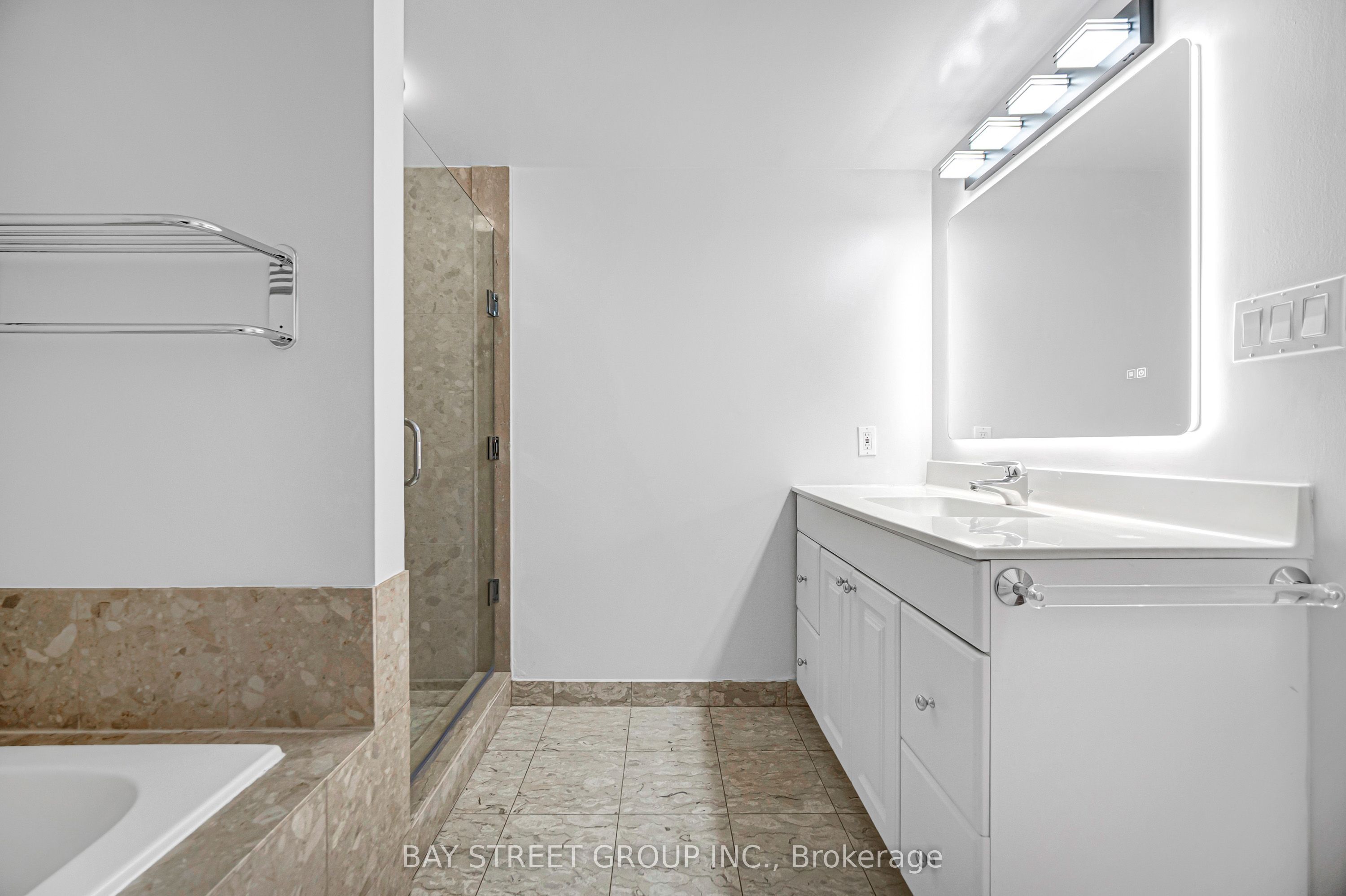 28 Hollywood Avenue 906 Property Photo 12