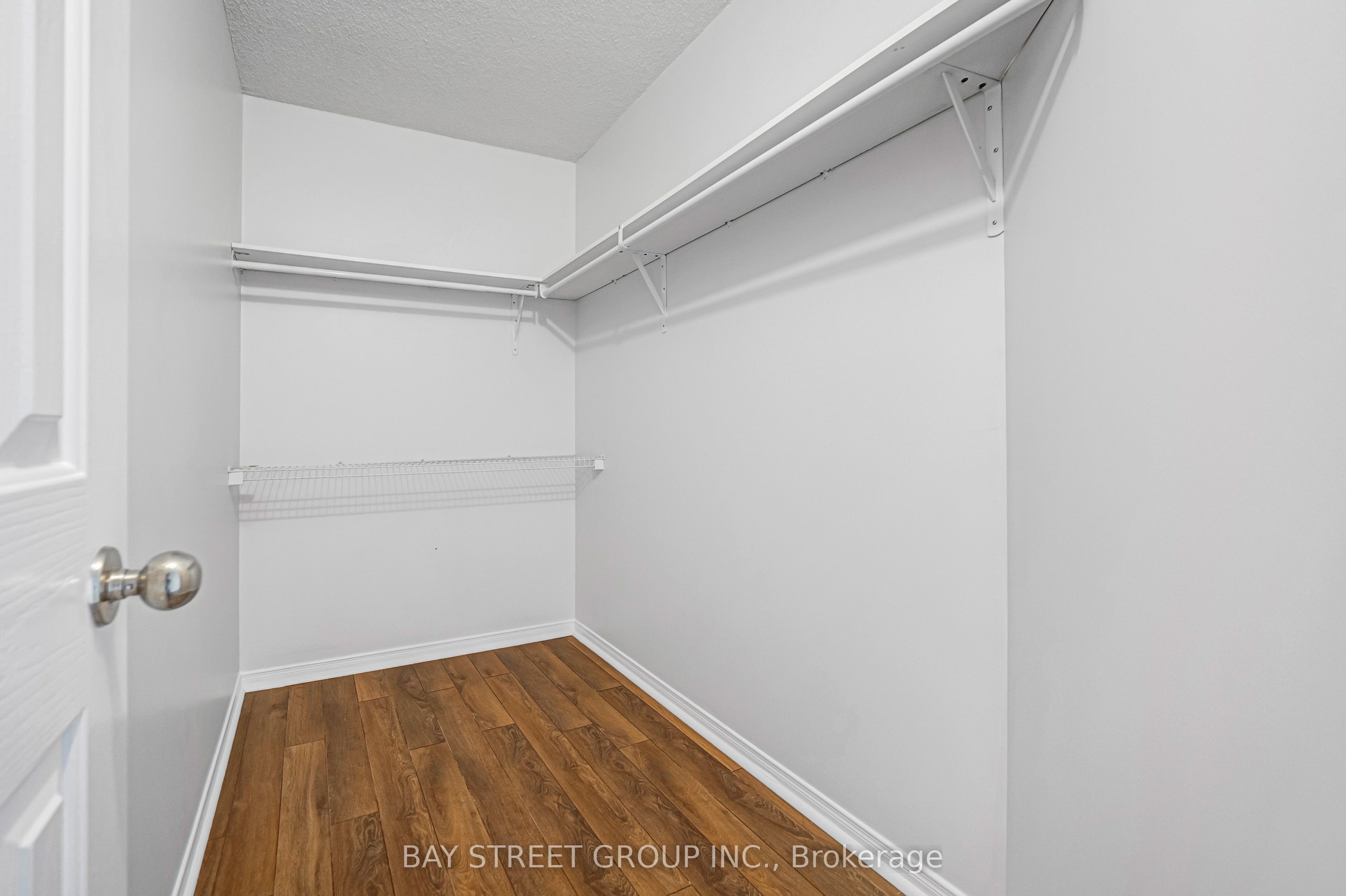 28 Hollywood Avenue 906 Property Photo 13